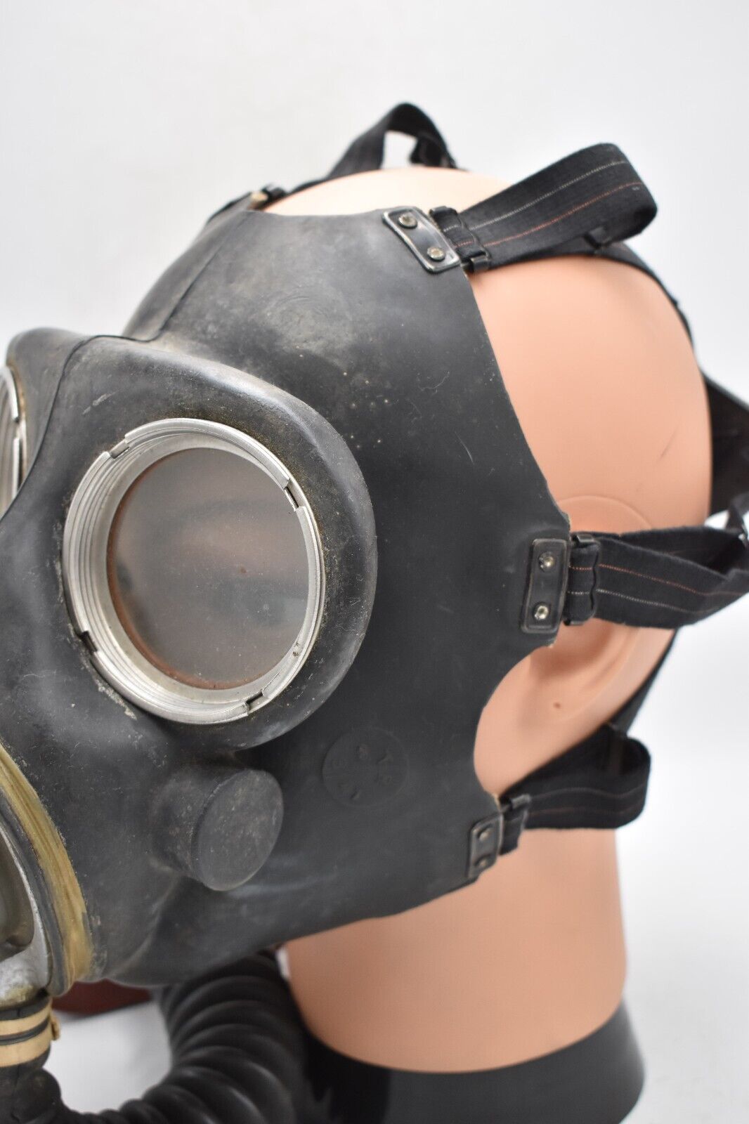 British Army Gas Mask No. 4 MKIII and Haversack – Dated 1941