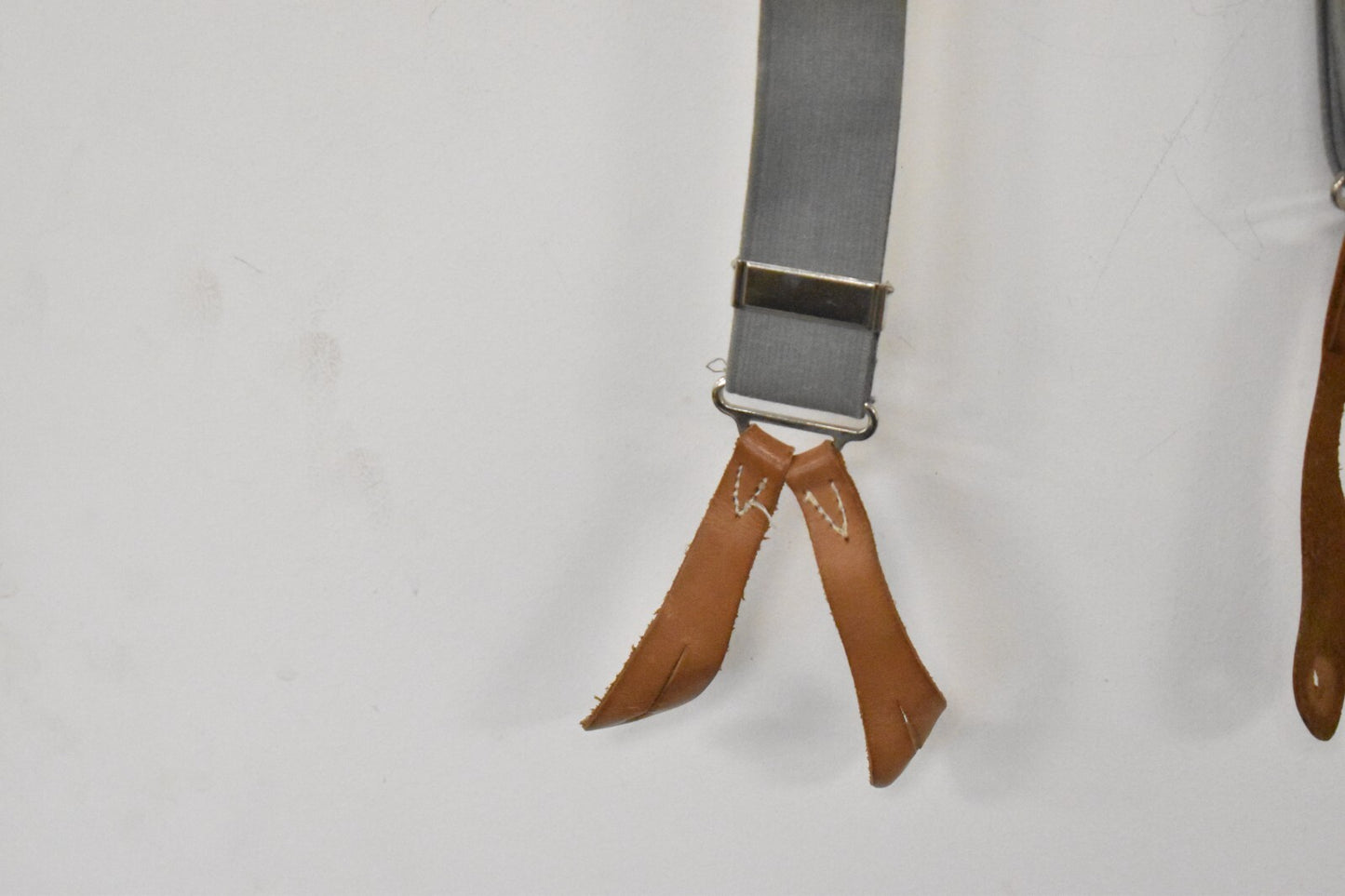 British RAF Army Grey Elastic Braces – Leather Buckles – 100cm