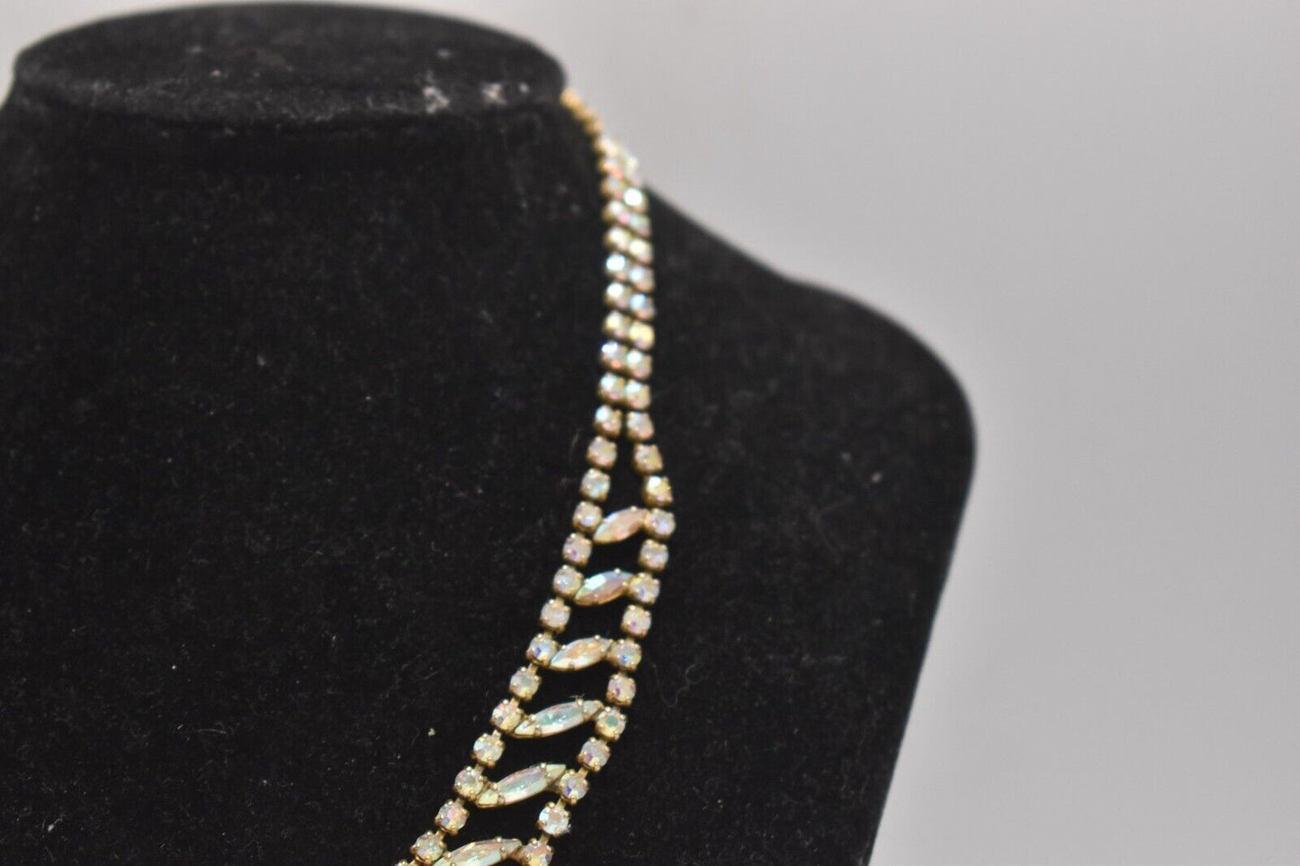 Vintage 1950s Aurora Borealis Rhinestone Statement Necklace – 44cm