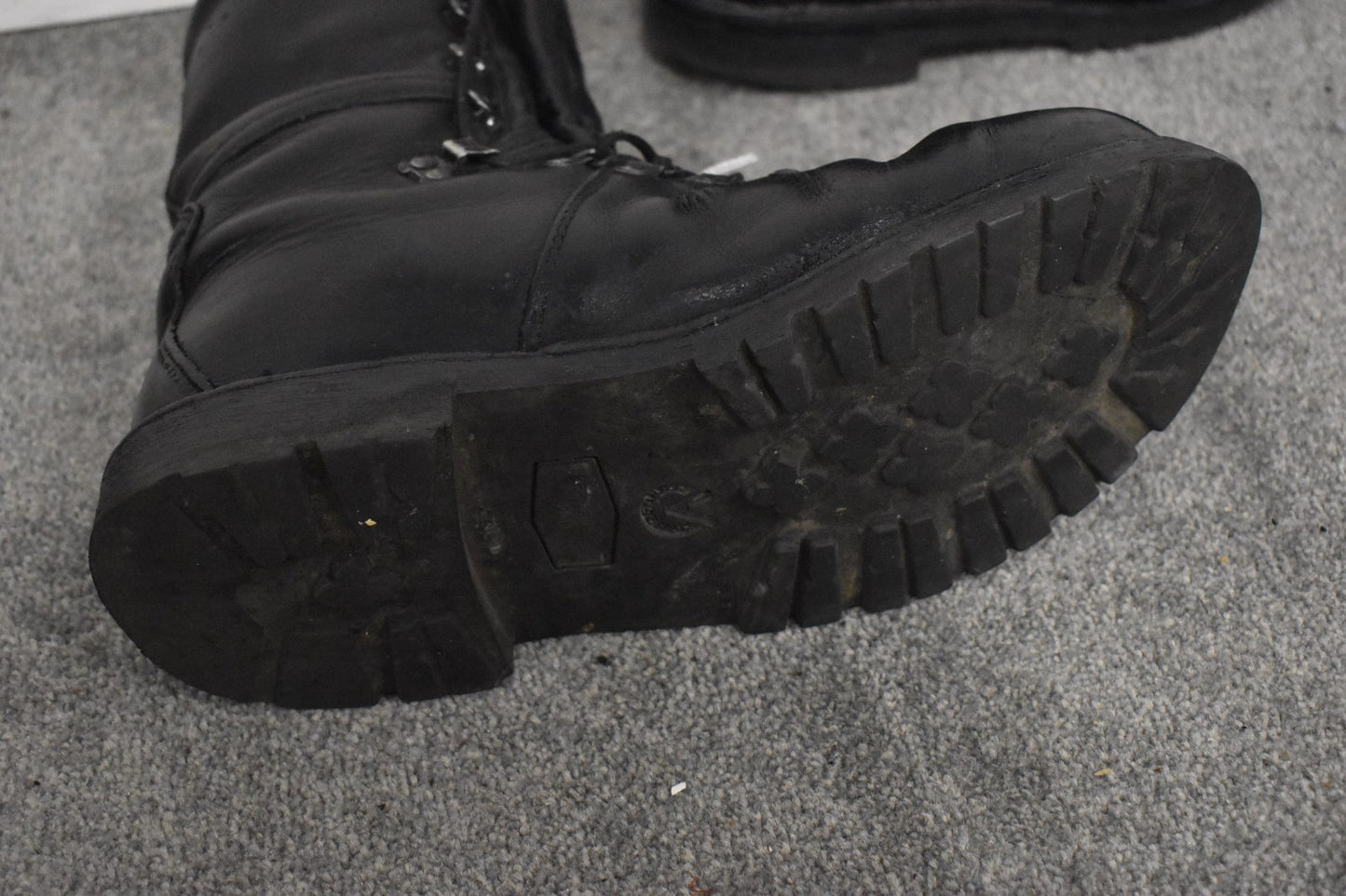 Austrian Army Black Heavyweight Leather-Lined Combat Boots – UK Size 8 / EU 42