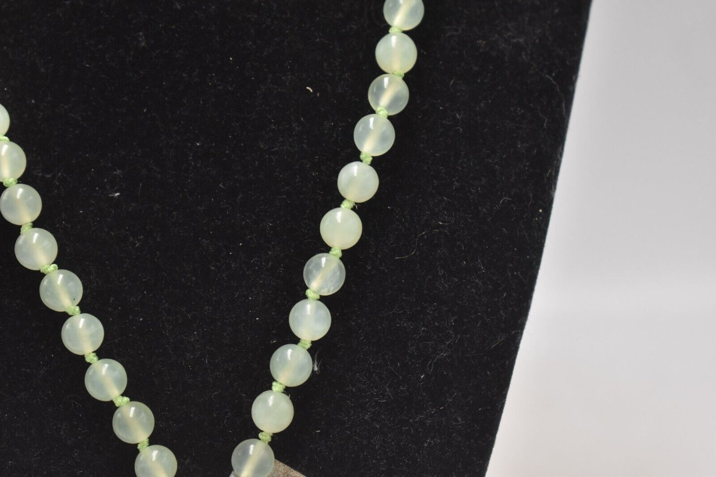 Vintage Sterling Silver and Green Serpentine Heart Pendant Necklace – 48cm