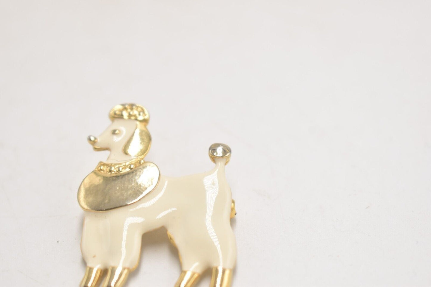 Vintage Poodle Dog Brooch – Cream & Gold Tone Women's Jewellery, 4cm