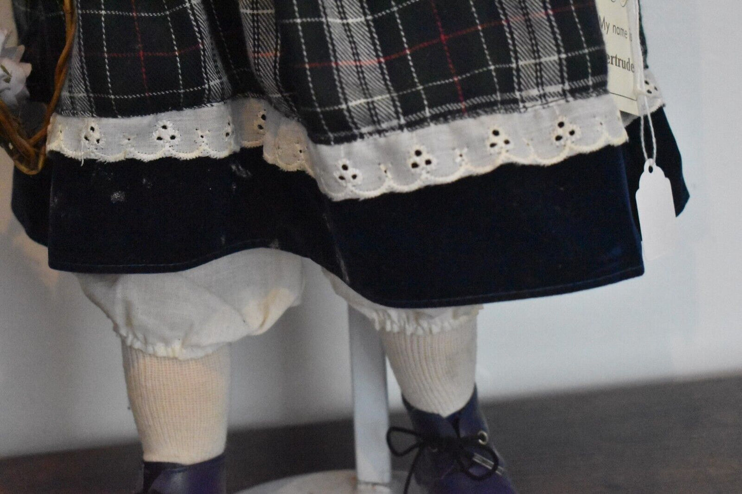 Vintage The Leonardo Collection Gertrude Large Porcelain Doll – Retired & Tagged, 60cm