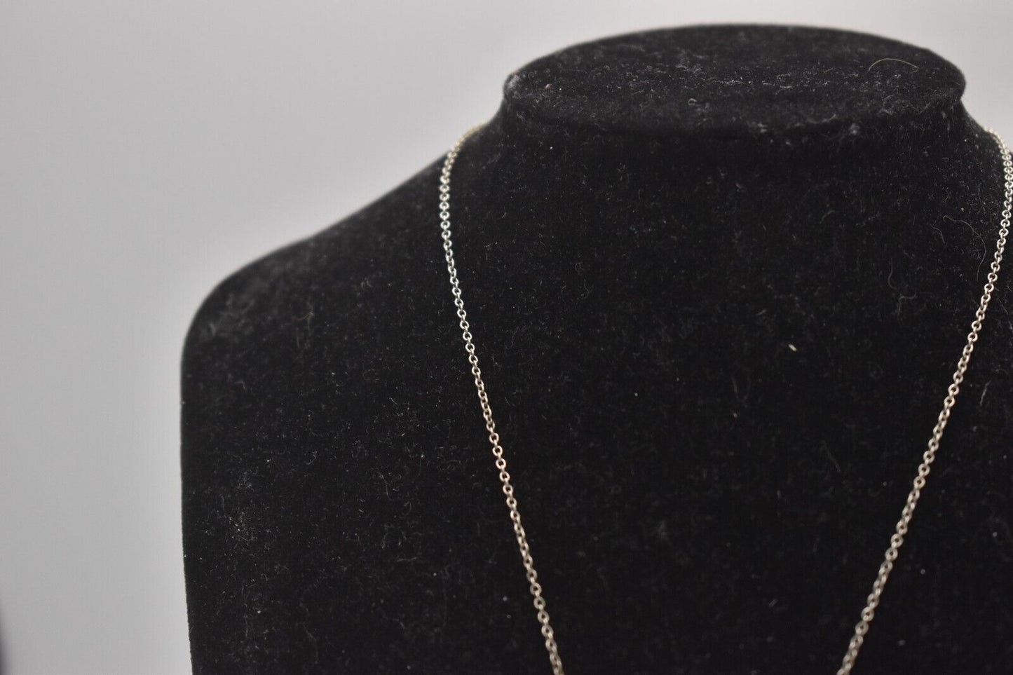 Vintage Silver Tone Necklace with Purple Glass Gemstone Pendant – 42cm