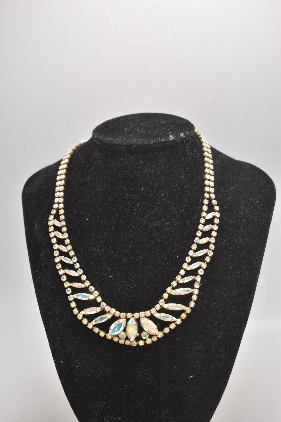 Vintage 1950s Aurora Borealis Rhinestone Statement Necklace – 44cm