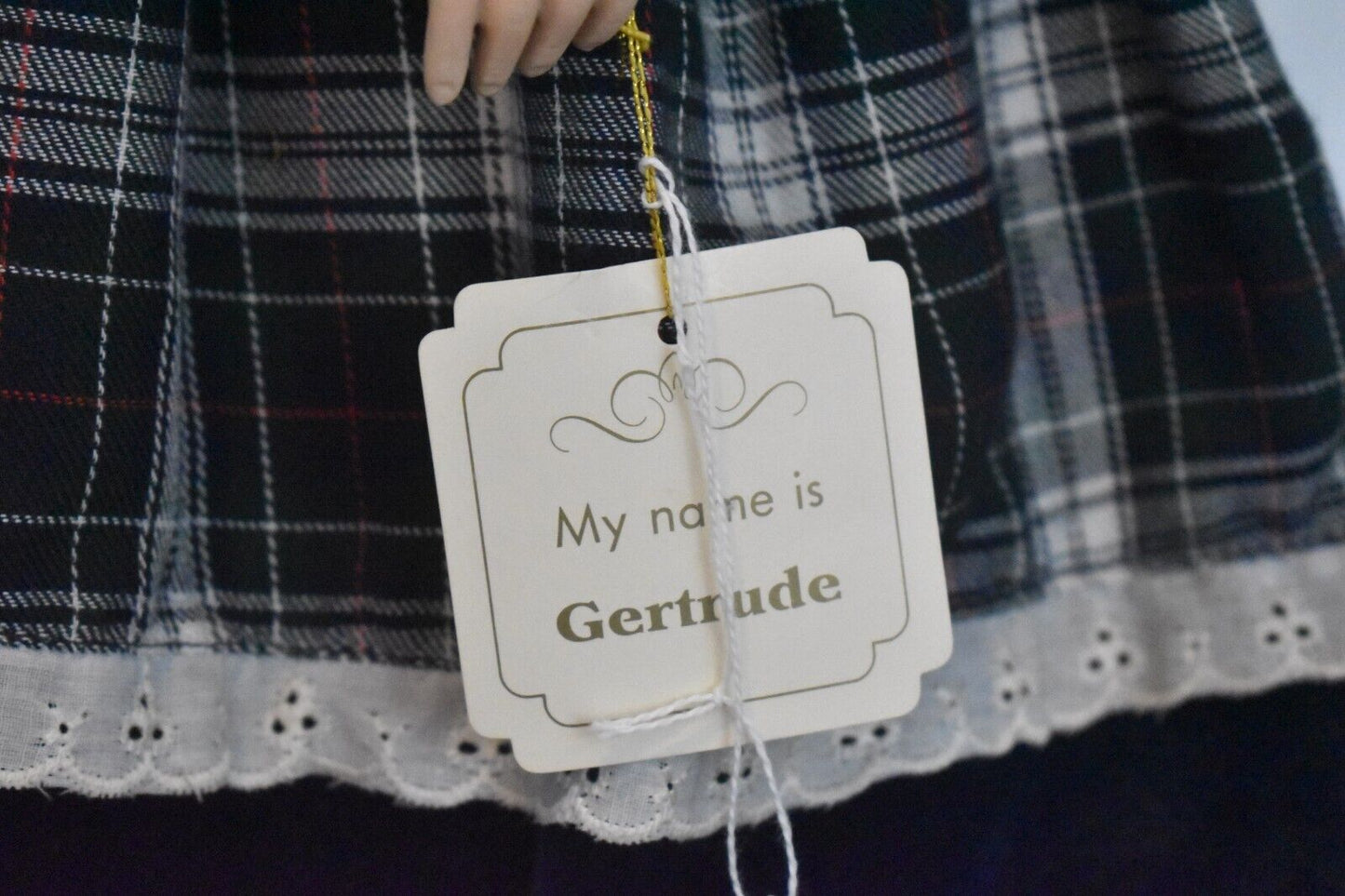 Vintage The Leonardo Collection Gertrude Large Porcelain Doll – Retired & Tagged, 60cm