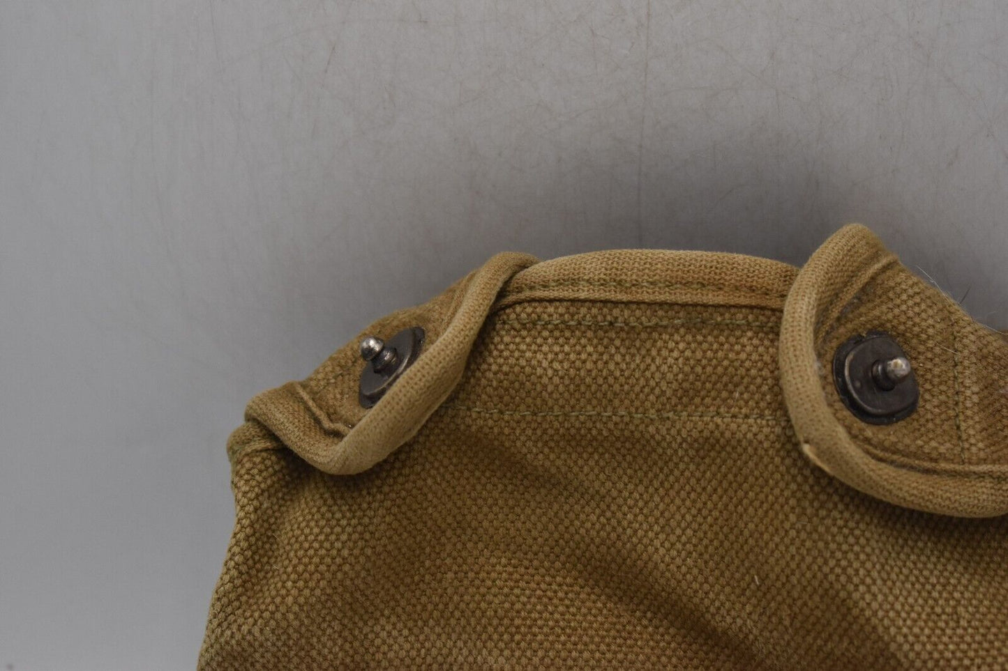 British Army 44 Pattern Water Bottle Pouch – Tan Canteen Carrier – Vintage Military Gear