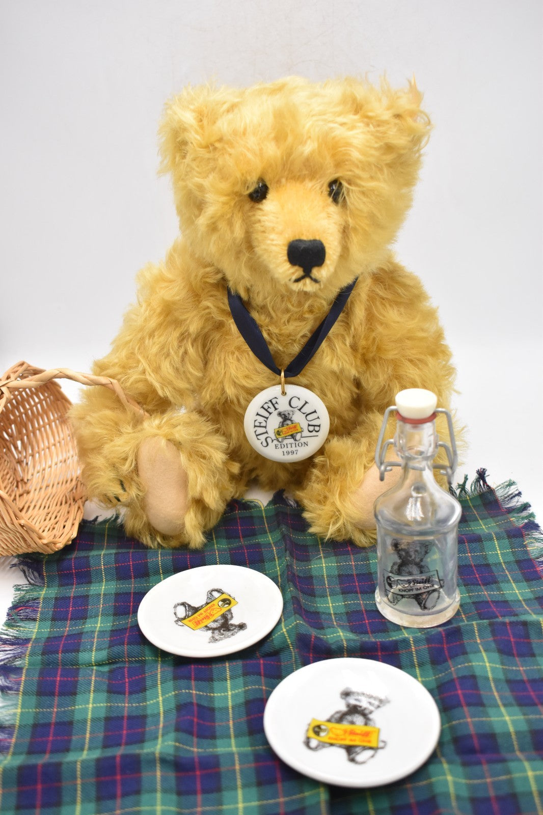 Steiff Millennium 2000 Teddy Bear 420184 Limited Edition – 32cm