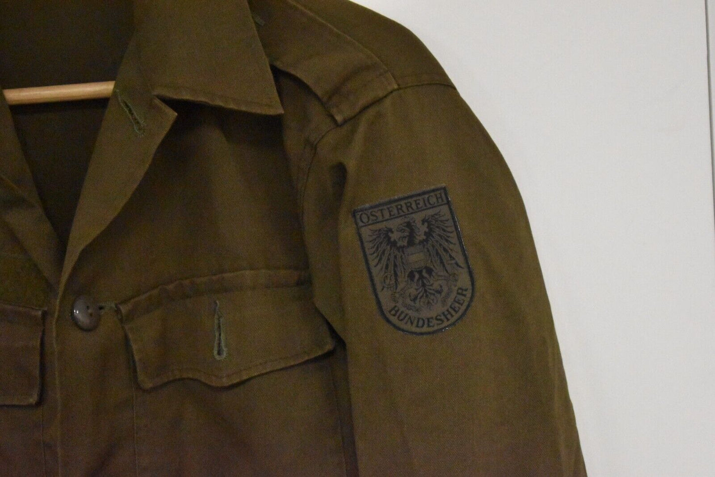 Austrian Army Field Shirt Khaki Green Military Uniform Heereseigentum 42" Chest