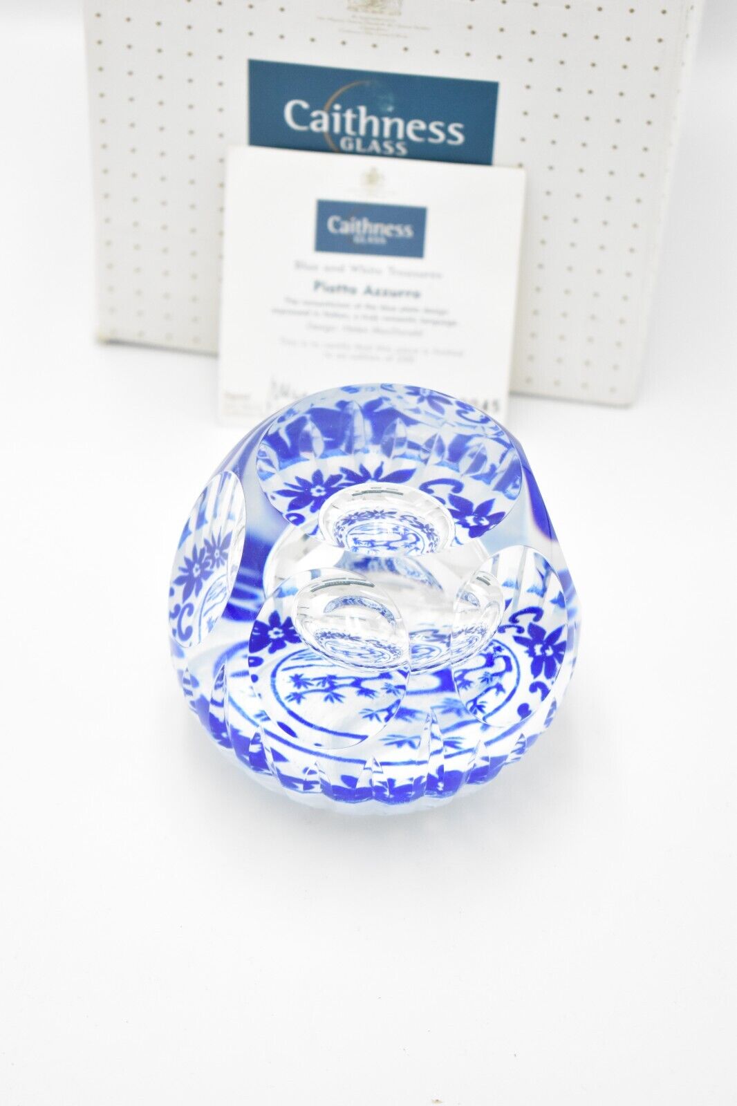Caithness Paperweight Piatto Azzurro Magnum - Limited Edition by Helen MacDonald