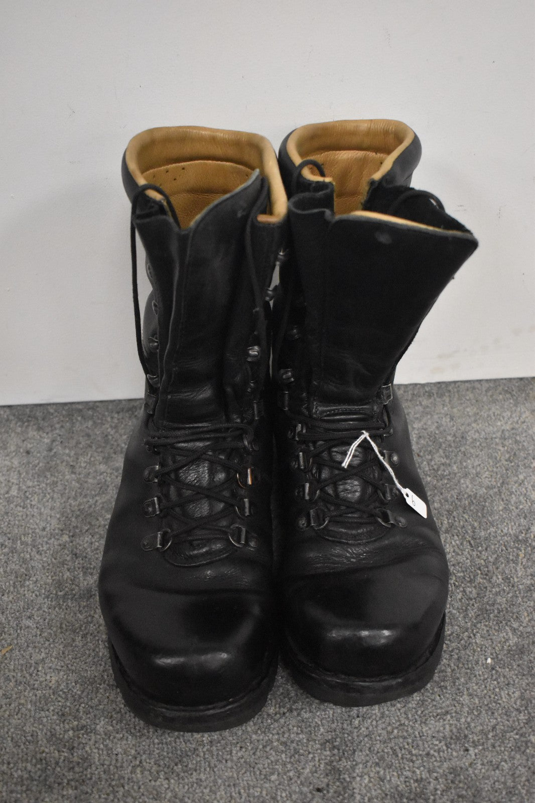 Austrian Army Black Heavyweight Leather-Lined Combat Boots – UK Size 8 / EU 42