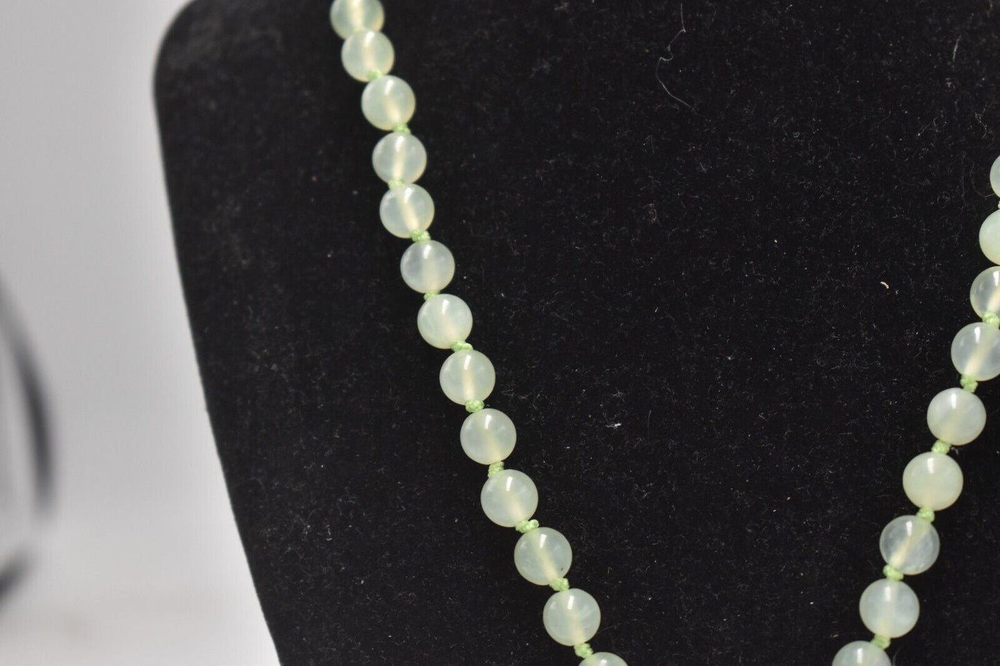 Vintage Sterling Silver and Green Serpentine Heart Pendant Necklace – 48cm