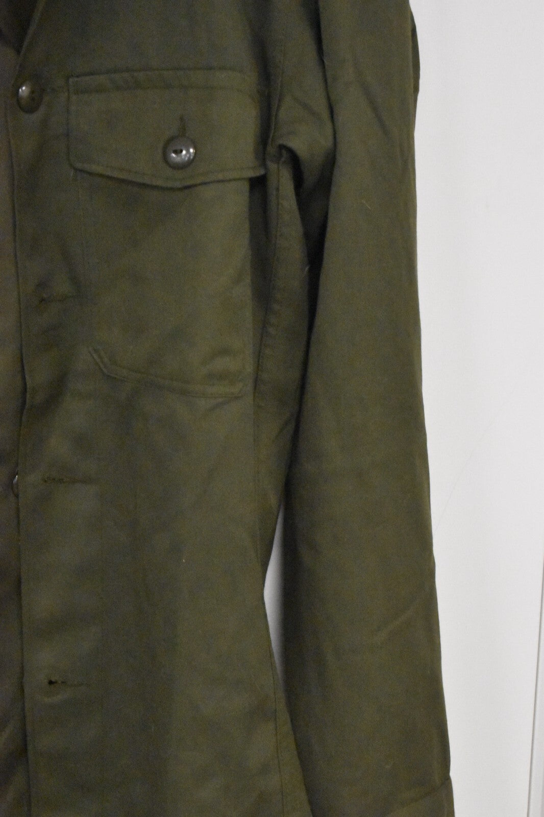Austrian Army Field Shirt – Heereseigentum Olive – Dated 1983 – 40" Chest