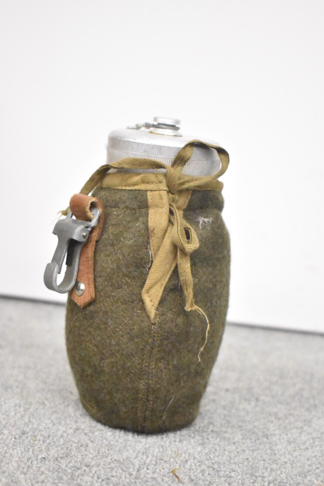 Original Polish Army 1969 Field Canteen – 0.7L Water Bottle – Military Surplus