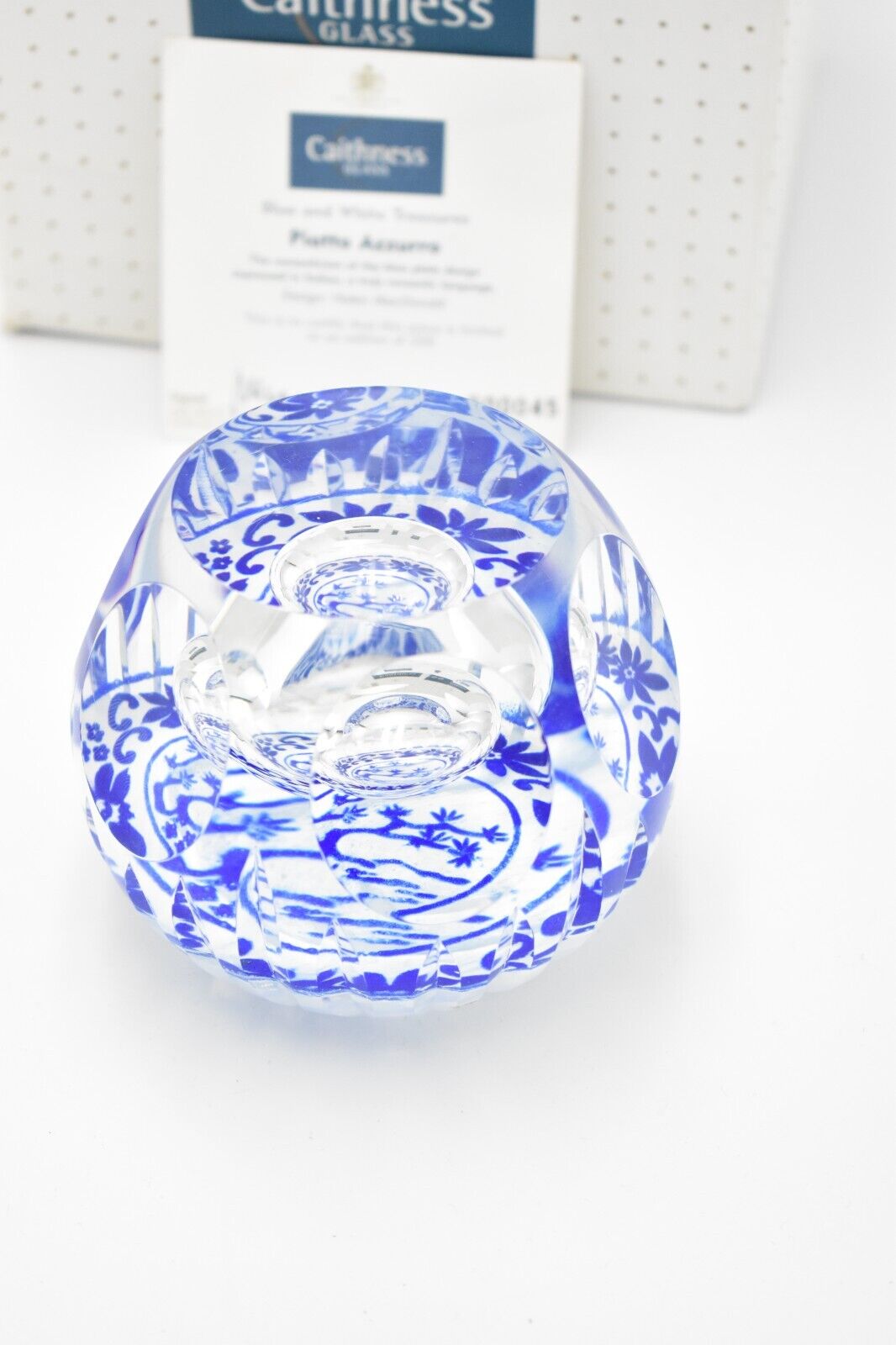 Caithness Paperweight Piatto Azzurro Magnum - Limited Edition by Helen MacDonald