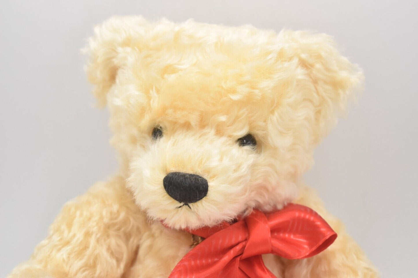 Hermann UK Teddy Bear 2006 Musical – Signed Limited Edition No. 12/500 – Retired