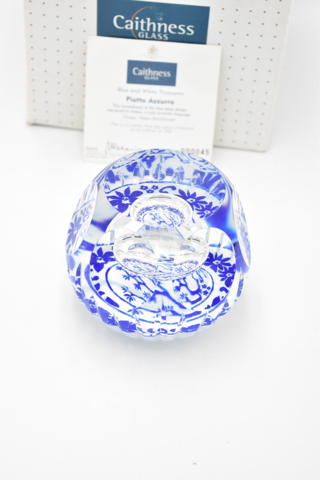Caithness Paperweight Piatto Azzurro Magnum - Limited Edition by Helen MacDonald