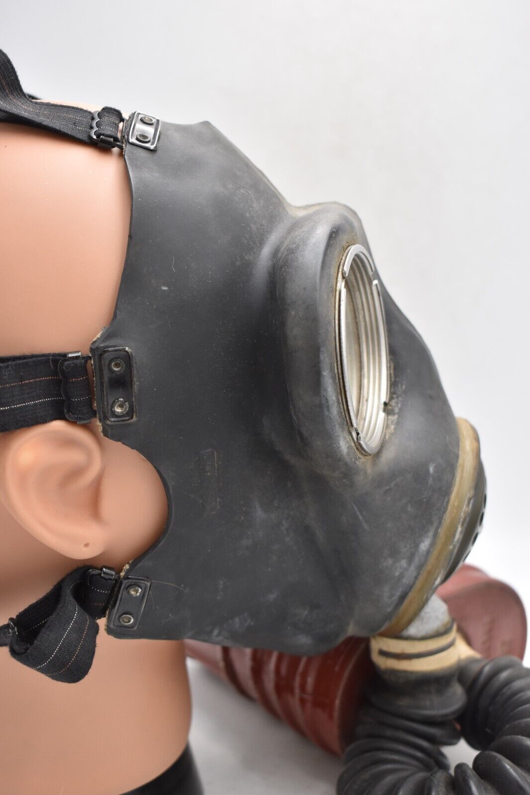 British Army Gas Mask No. 4 MKIII and Haversack – Dated 1941