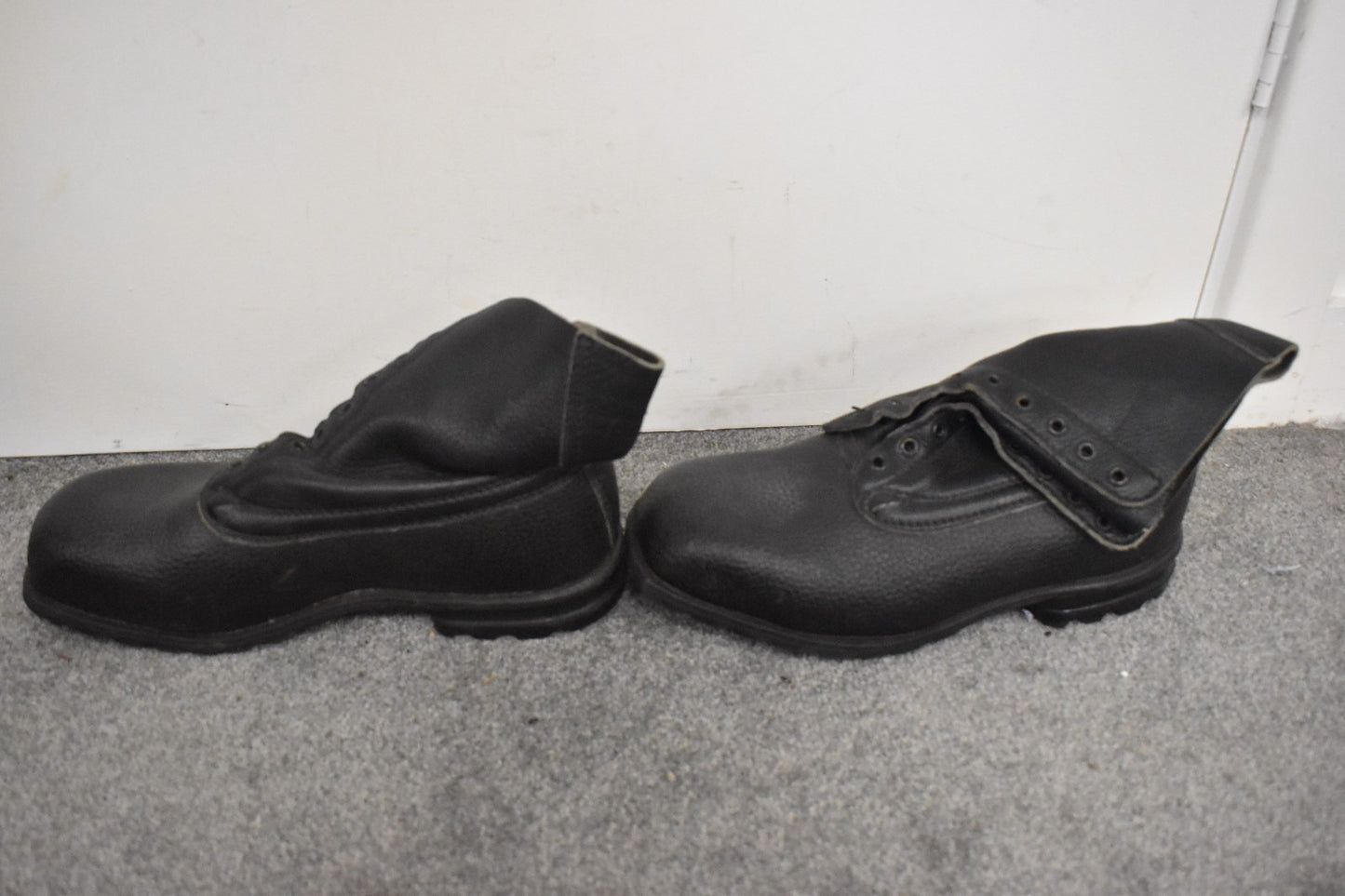 Swedish Army 1970s Black Leather Combat Boots – UK Size 8