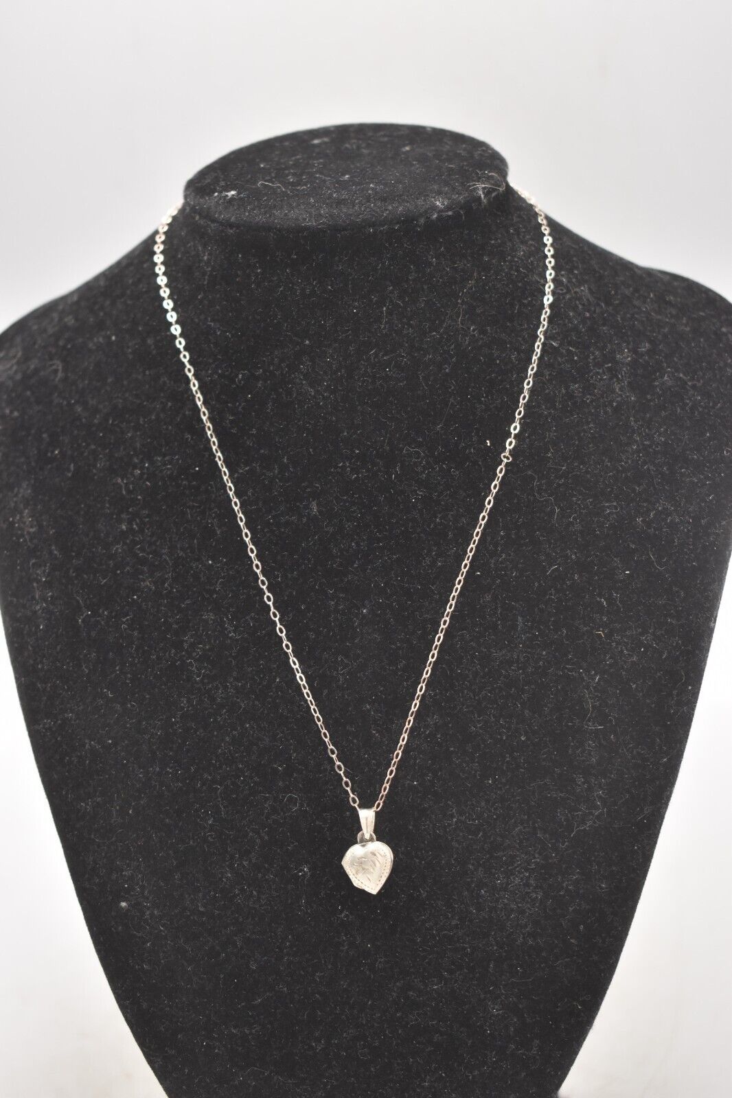 Vintage Sterling Silver 925 Necklace and Heart Locket Pendant 41cm