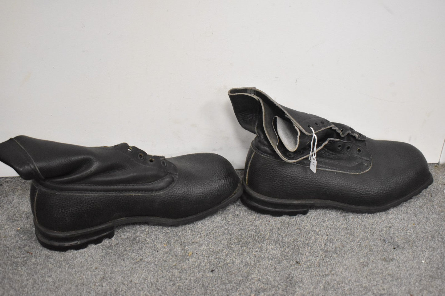 Swedish Army 1970s Black Leather Combat Boots – UK Size 8