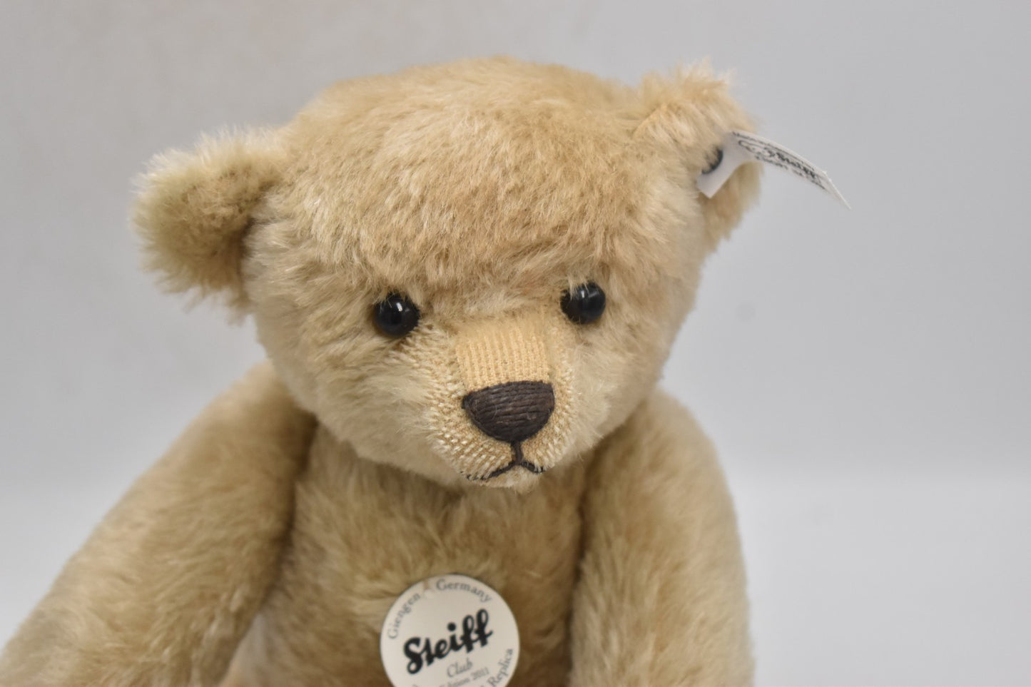 Steiff Teddy Bear Replica 1911 421174 from 2011 Ltd Edition with DVD