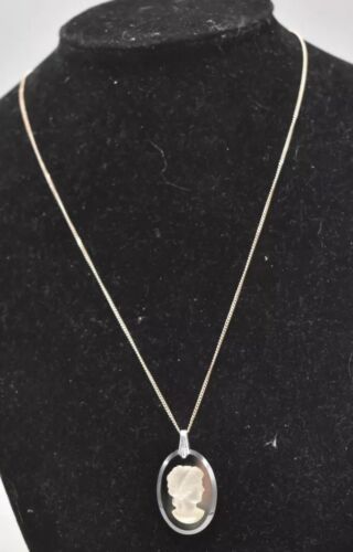 Vintage 925 Sterling Silver and Cameo Black Polished Onyx Pendant 42cm