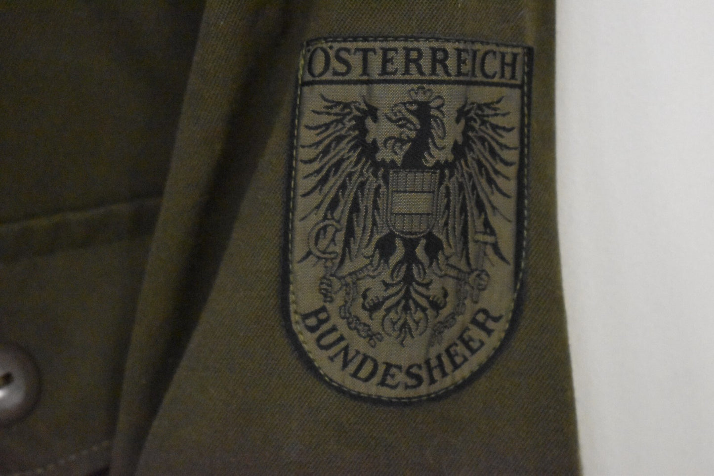 Austrian Army Field Shirt Khaki Green Military Uniform Heereseigentum 40" Chest