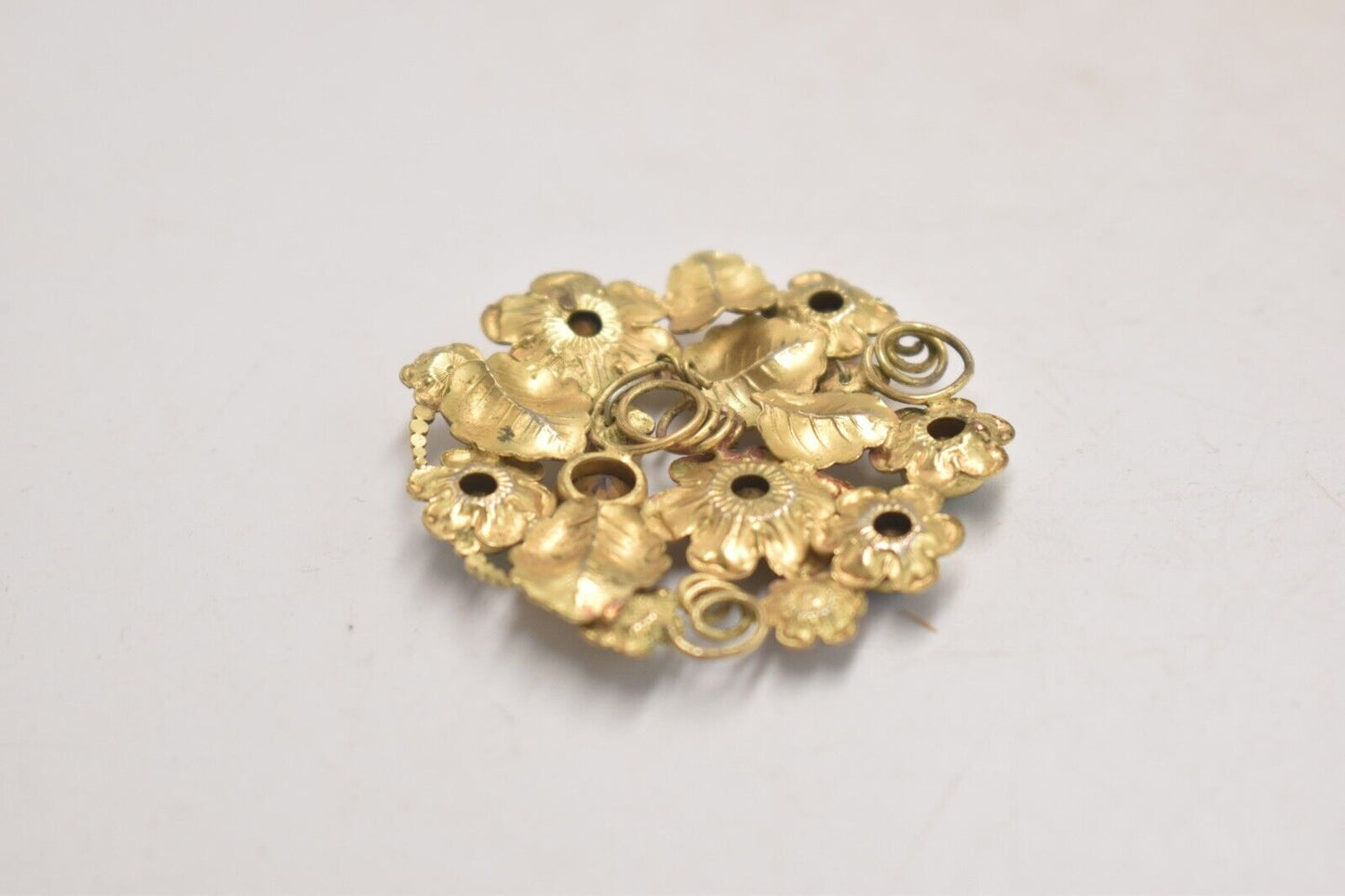 Vintage Gold Tone & Rhinestone Floral Pendant – 4.5cm