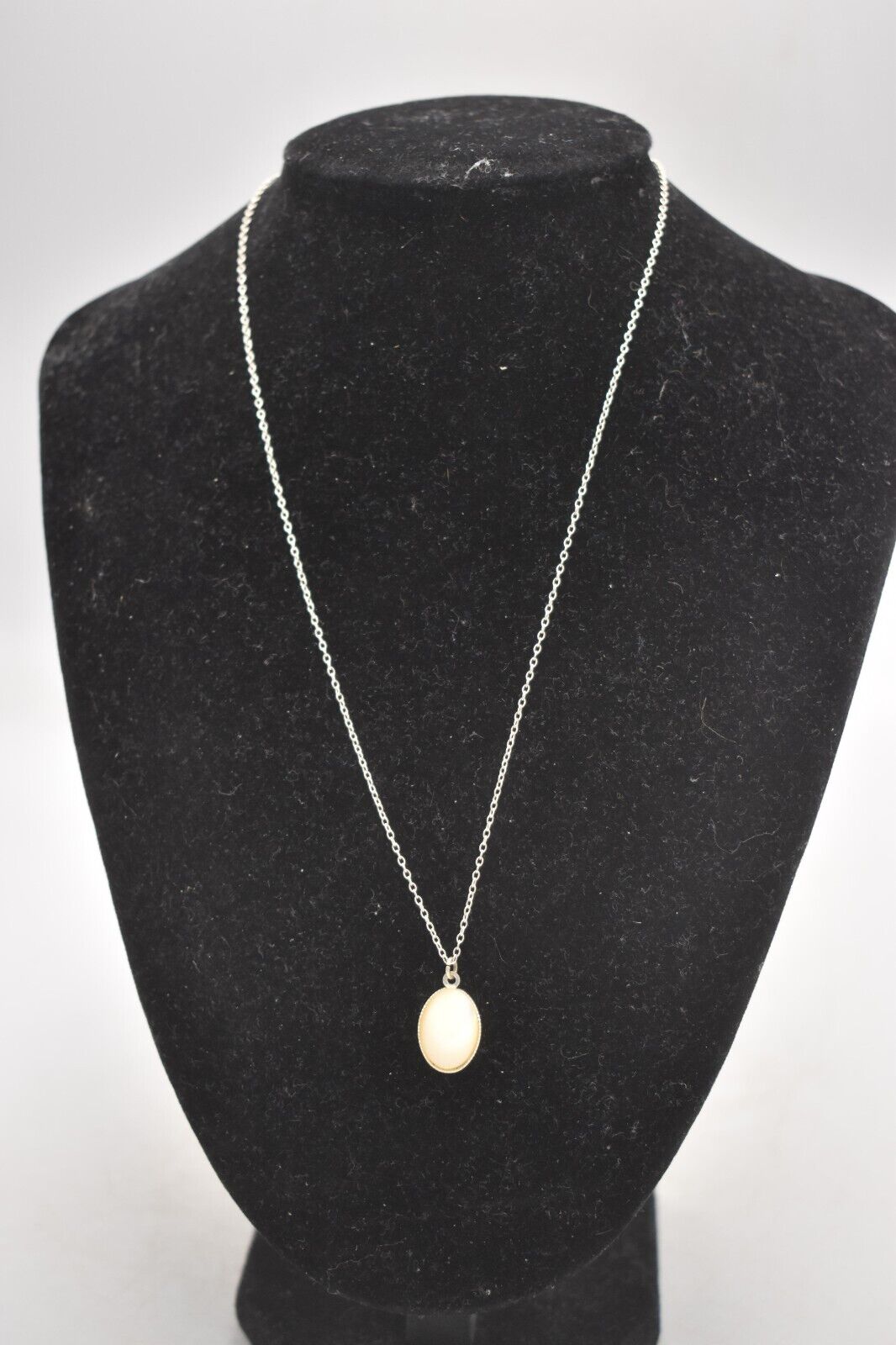 Vintage Sterling Silver 925 Necklace & Mother of Pearl Pendant – 45cm