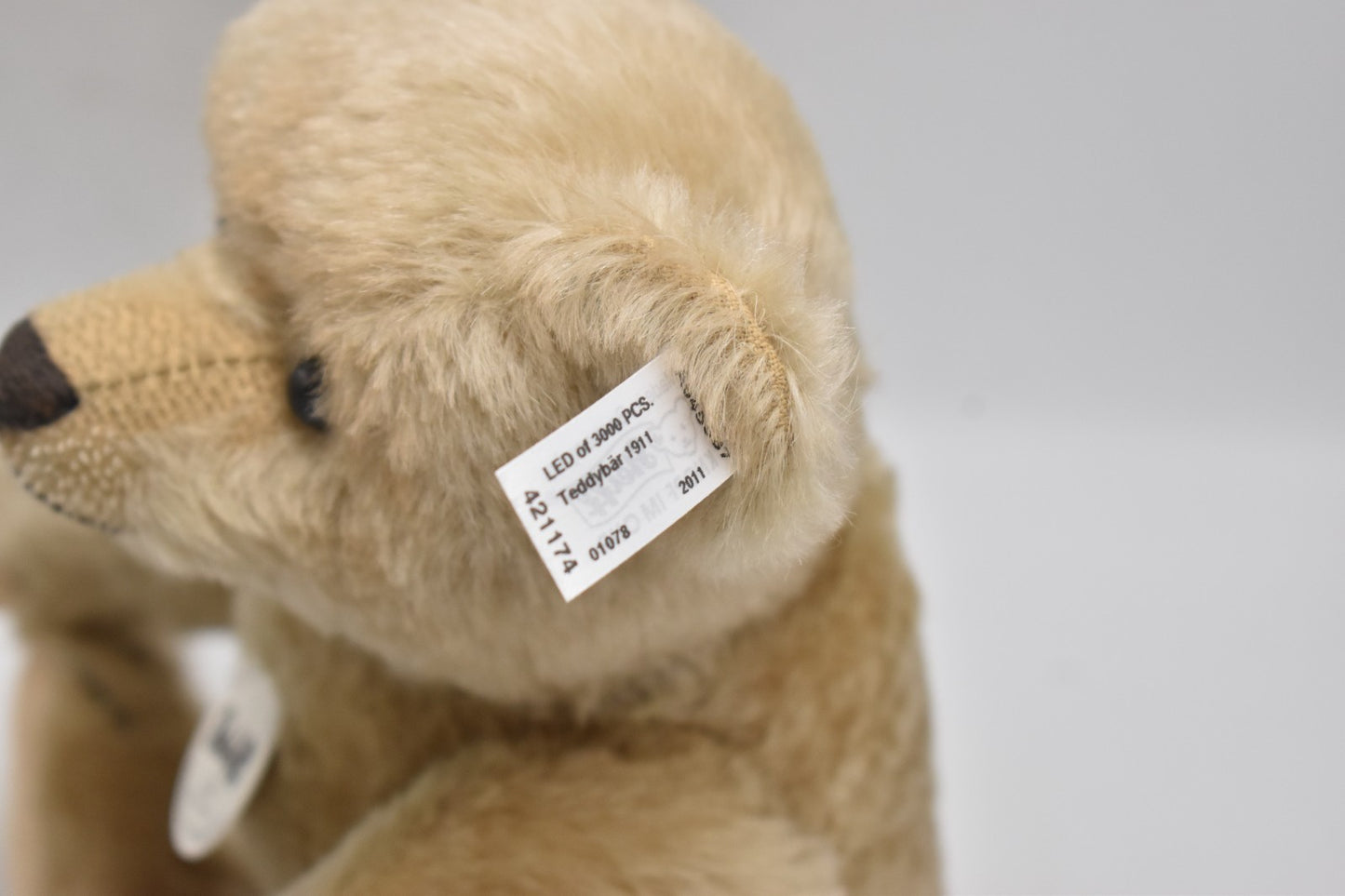 Steiff Teddy Bear Replica 1911 421174 from 2011 Ltd Edition with DVD