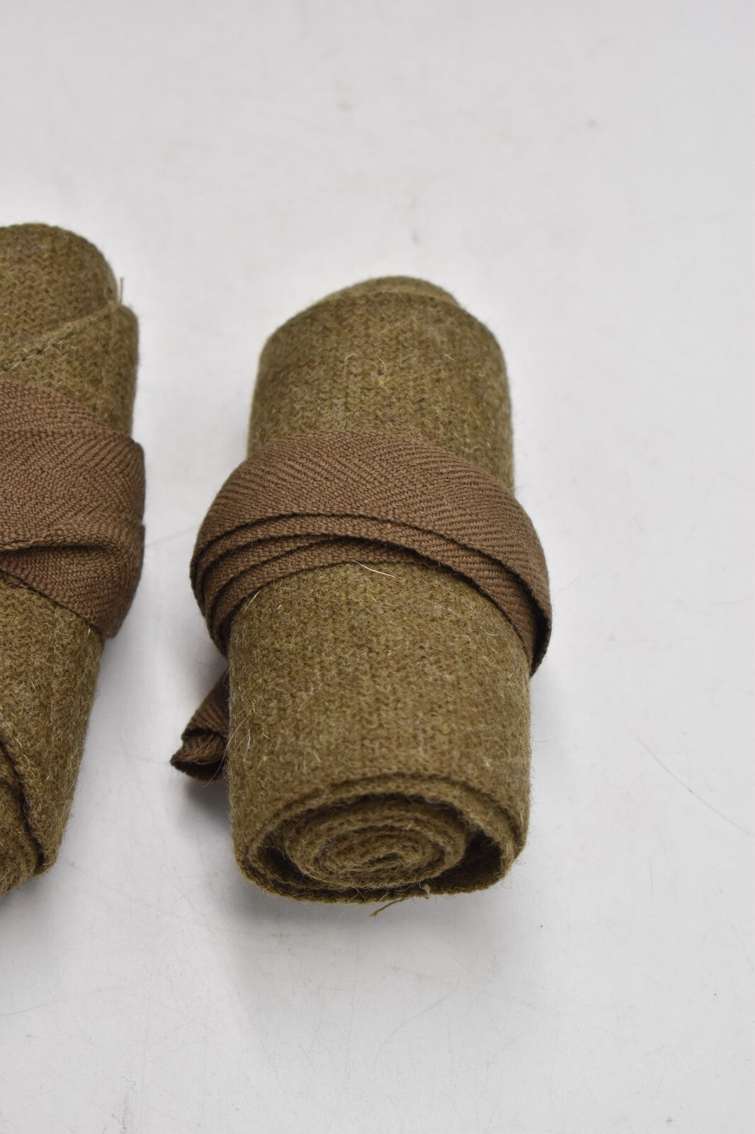 British Army WWI & WWII Khaki Puttees – 4" Width