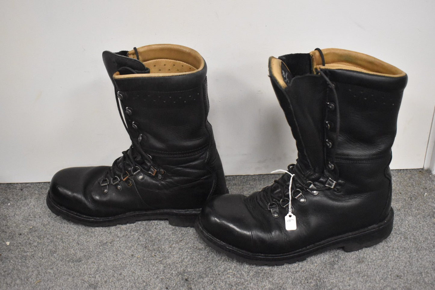 Austrian Army Black Heavyweight Leather-Lined Combat Boots – UK Size 8 / EU 42