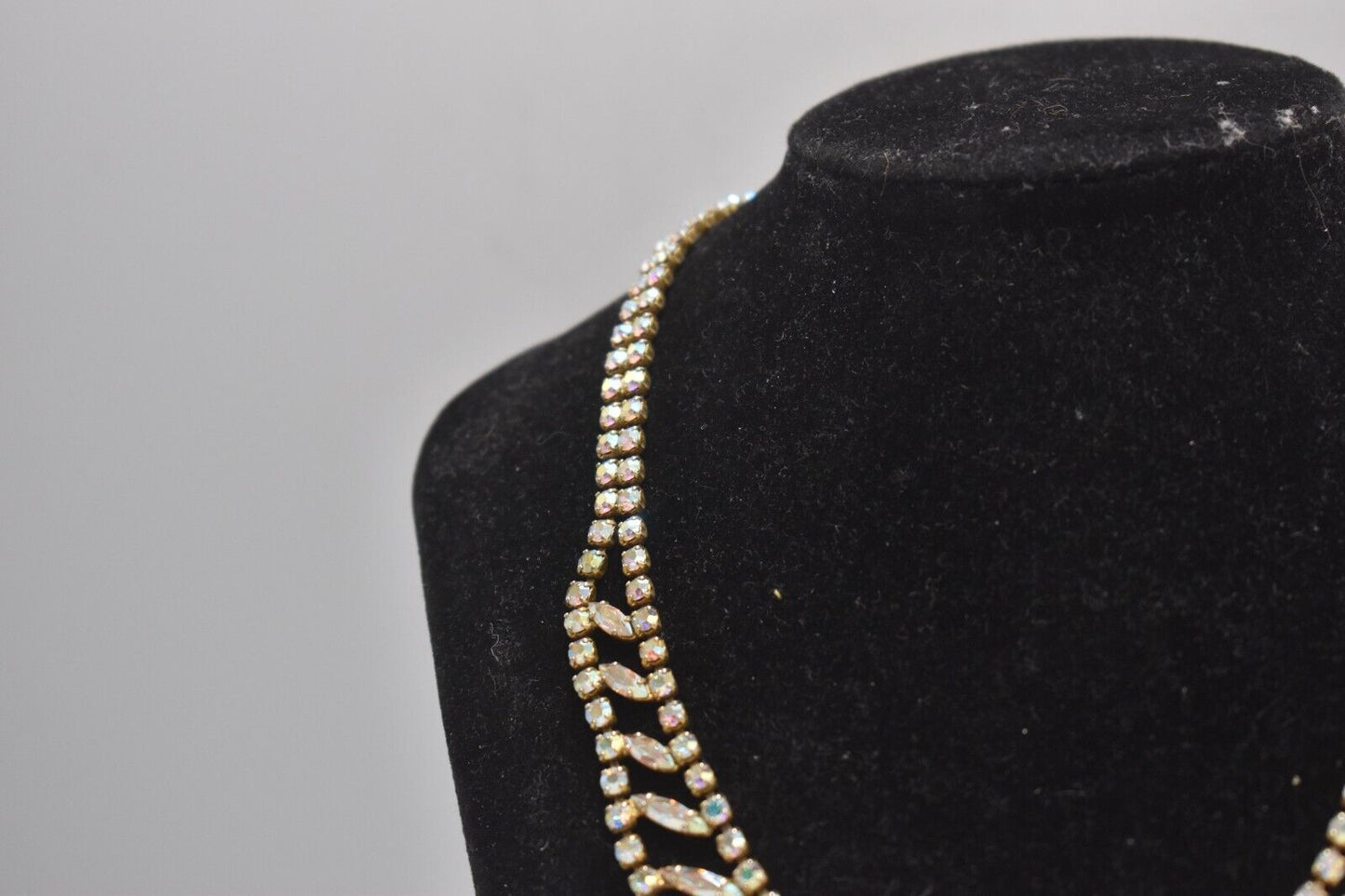 Vintage 1950s Aurora Borealis Rhinestone Statement Necklace – 44cm