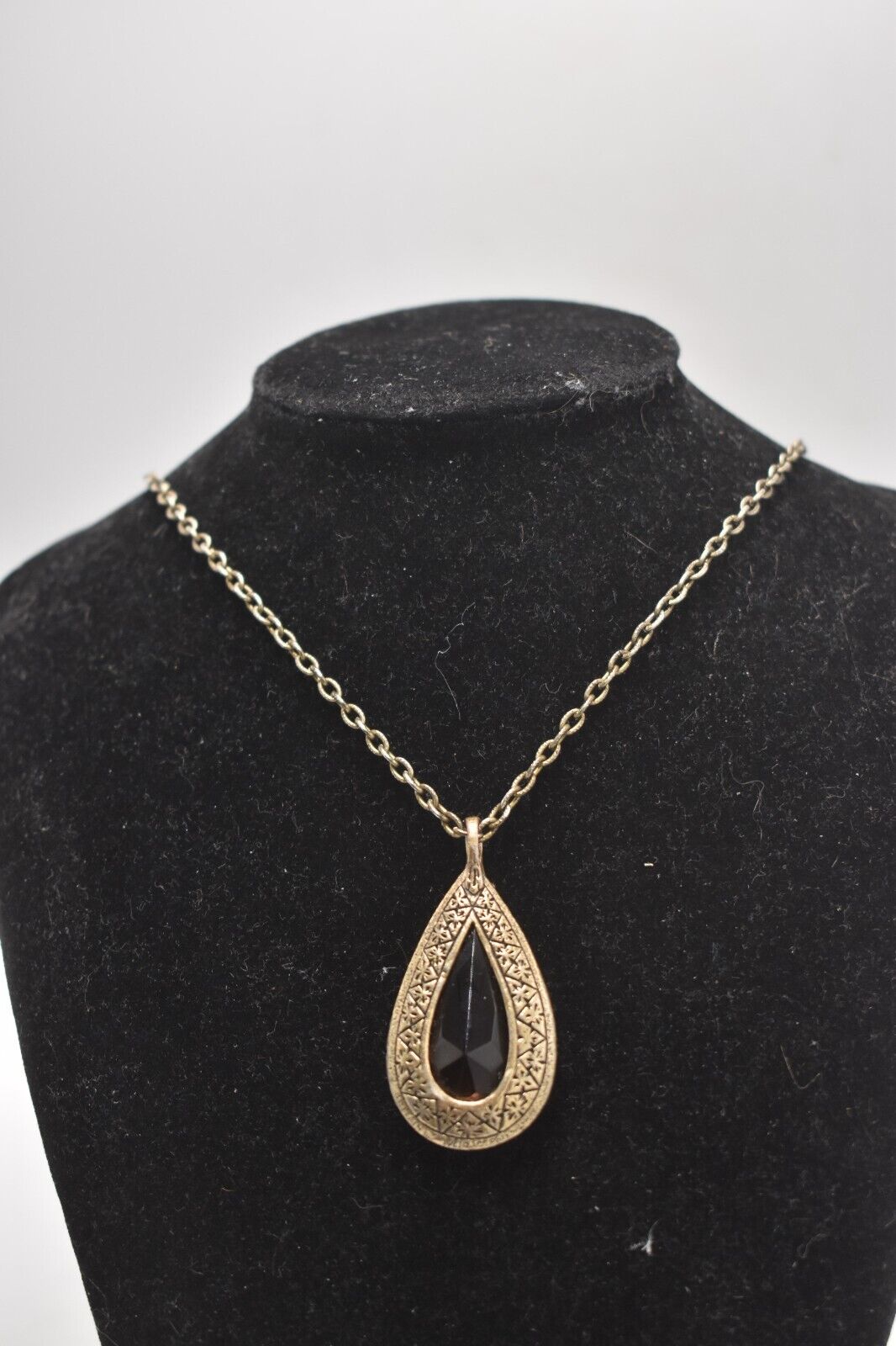 Vintage Miracle Britain Scottish Celtic Amber Pendant Necklace – 65cm