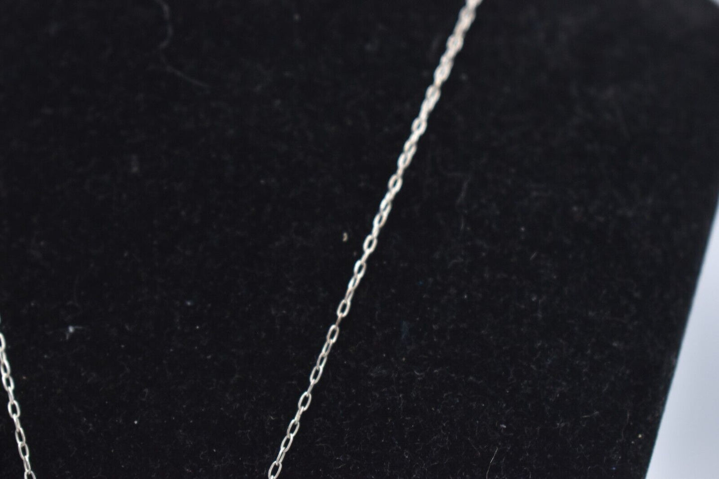 Vintage 925 Sterling Silver and Dragon Claw Pendant Necklace 45cm
