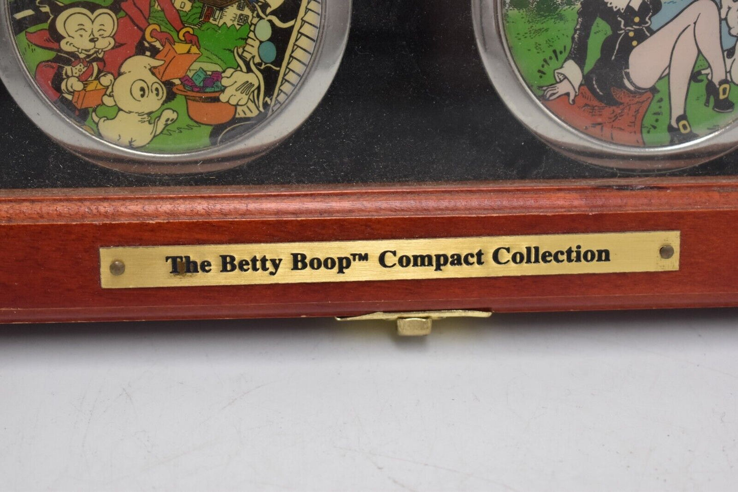 Willabee & Ward Betty Boop Compact Mirror Collection – Wooden Glass Case