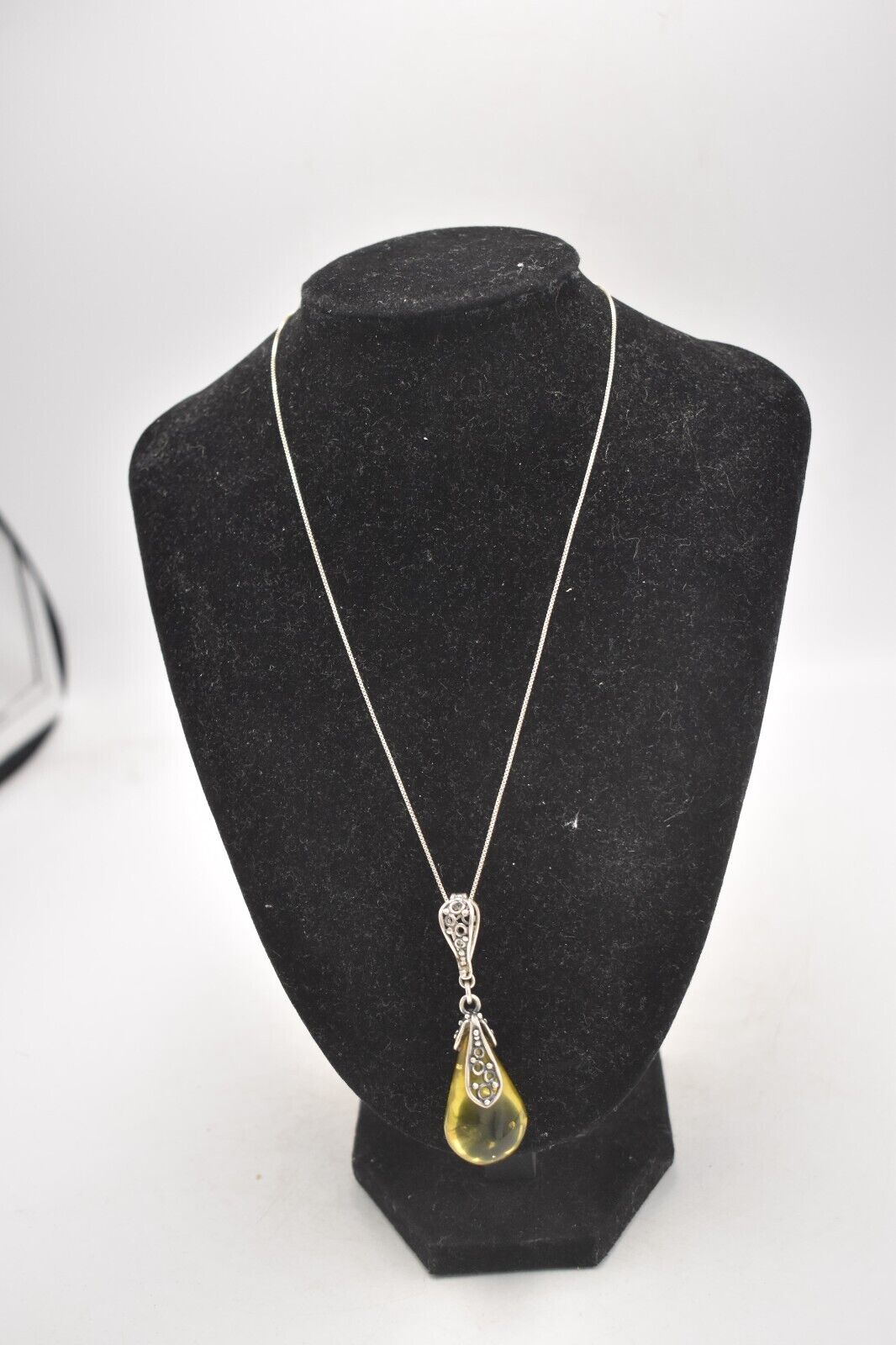 Vintage Sterling Silver 925 and Lemon Amber Modernist Pendant Necklace 45cm