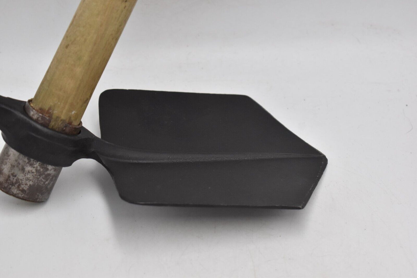 British Army WWII Entrenching Tool – 1942 Dated MKI Helve