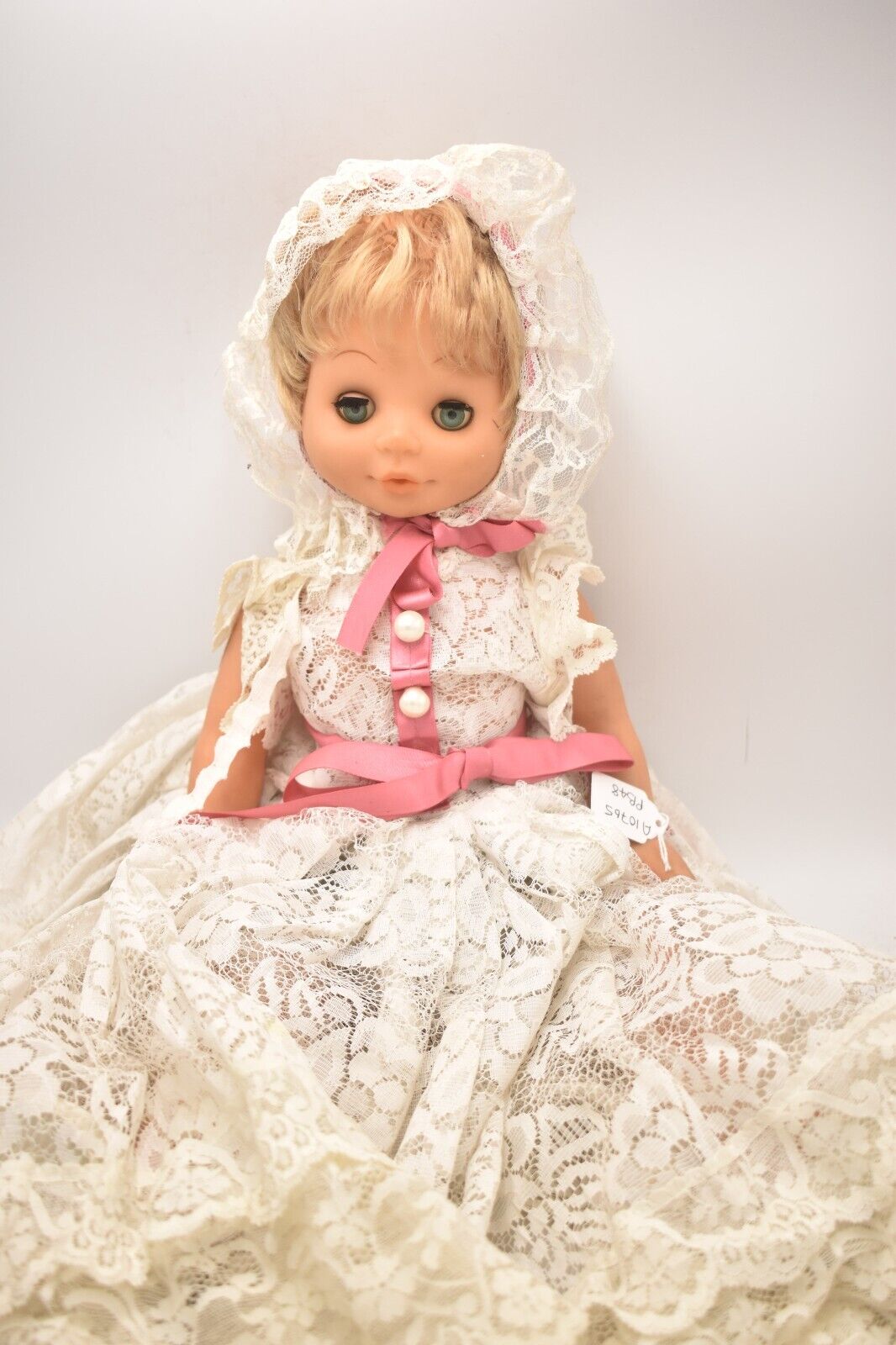 Vintage 1970s Hard Plastic Blinking Sleepy Eye Doll – Blonde Hair, Lace Outfit – 48cm