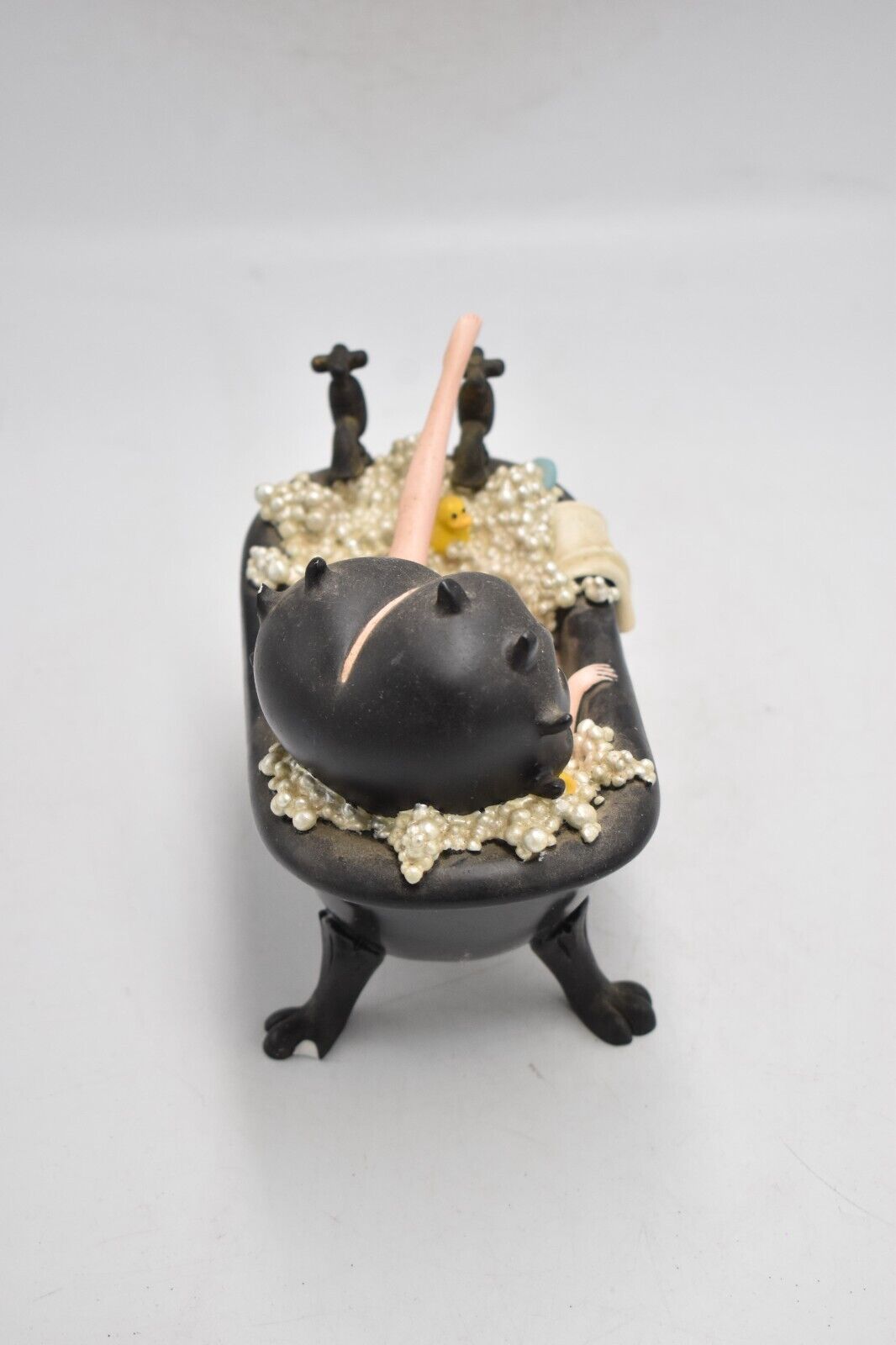 Betty Boop Bath Tub in Black Figurine – King Features Syndicate
