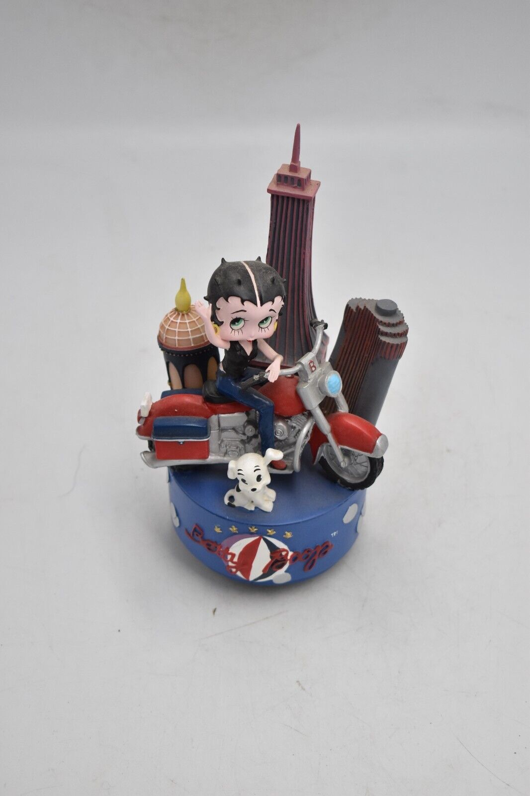 Betty Boop Riding Musical Figurine – King Features Syndicate