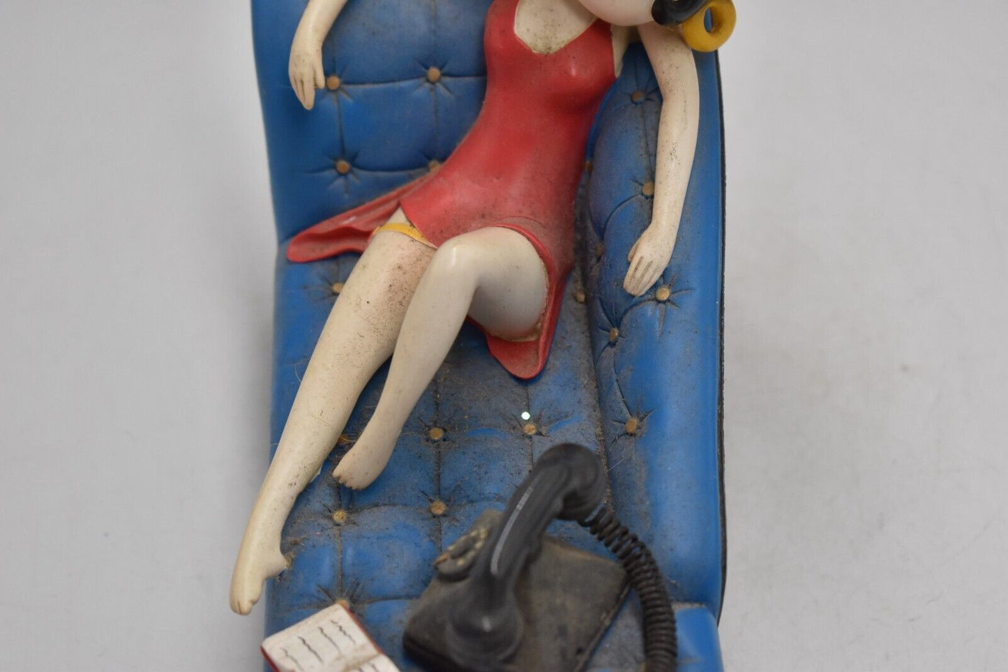 Betty Boop Figurine on Chaise Lounge with Phone & Book – King Features Syndicate