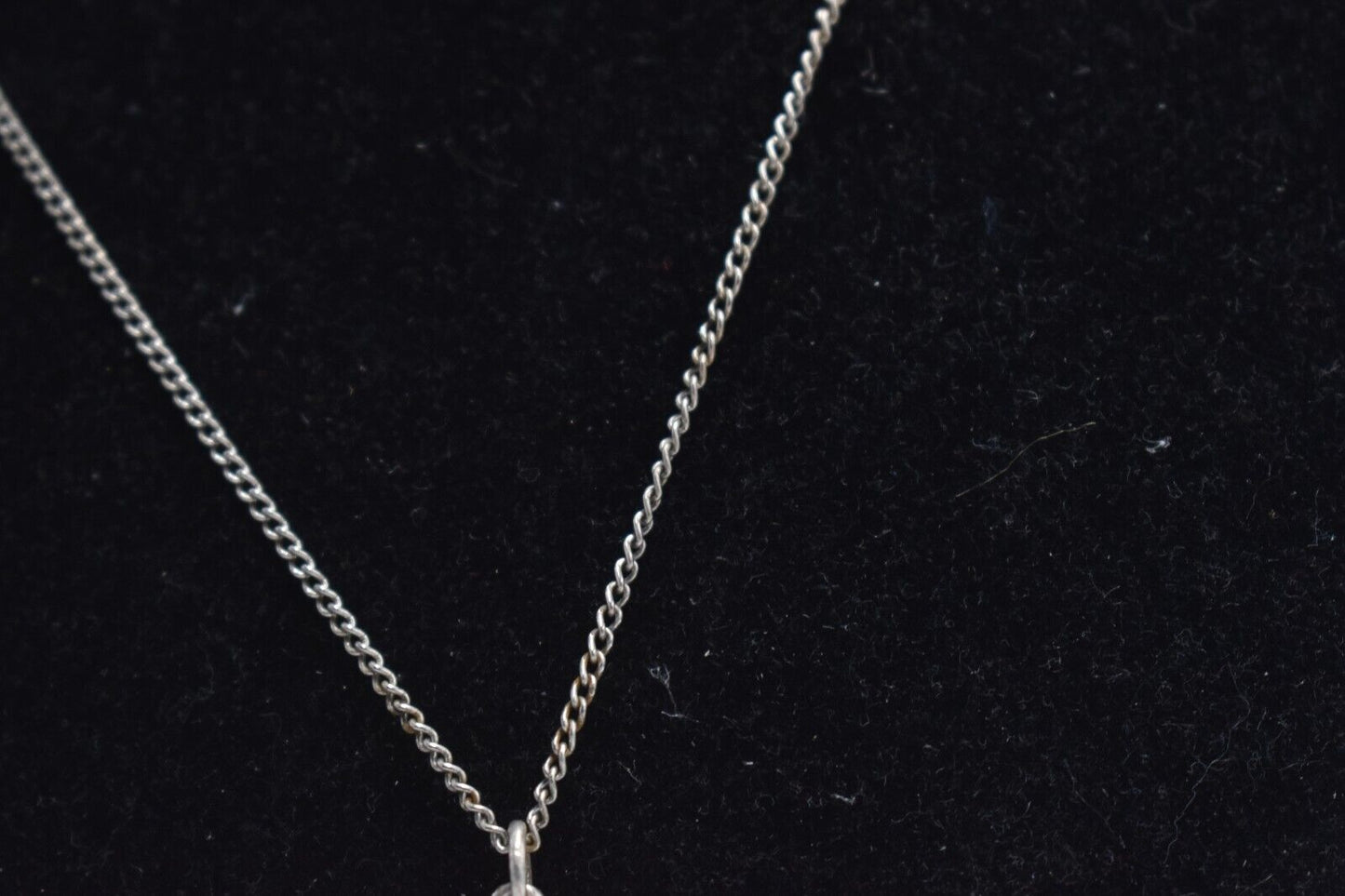 Vintage Silver Metal Filigree Flower Pendant Necklace – 62cm