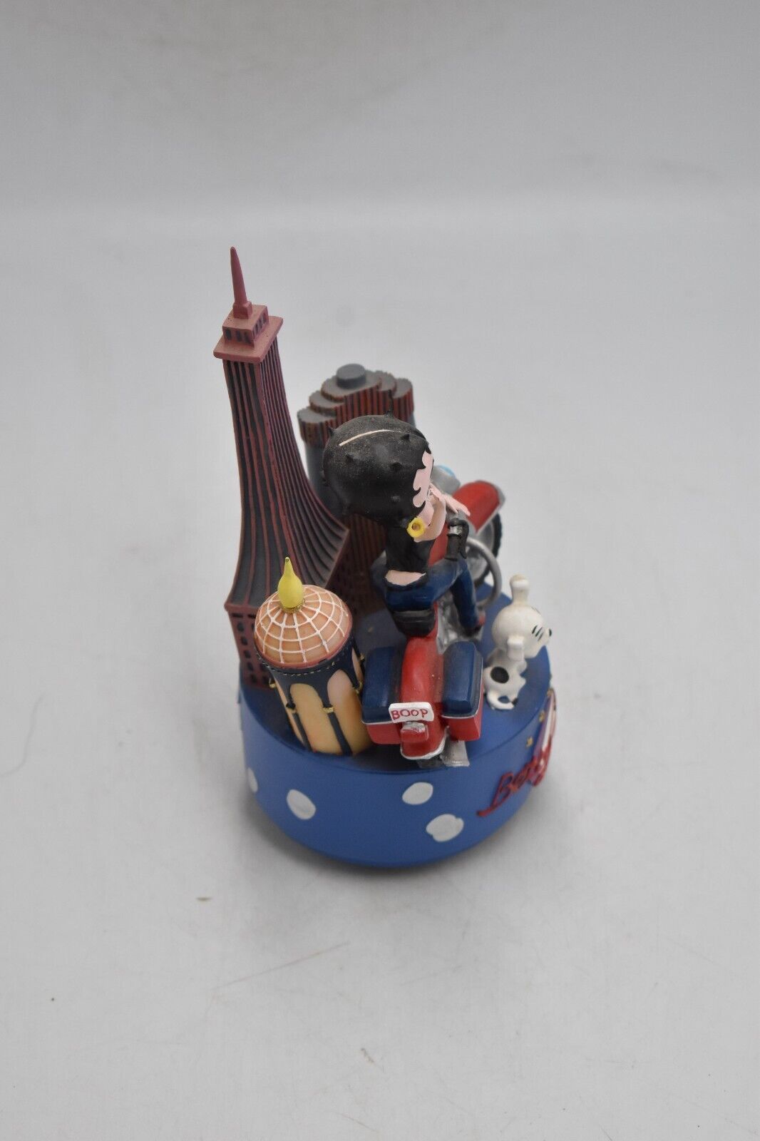 Betty Boop Riding Musical Figurine – King Features Syndicate