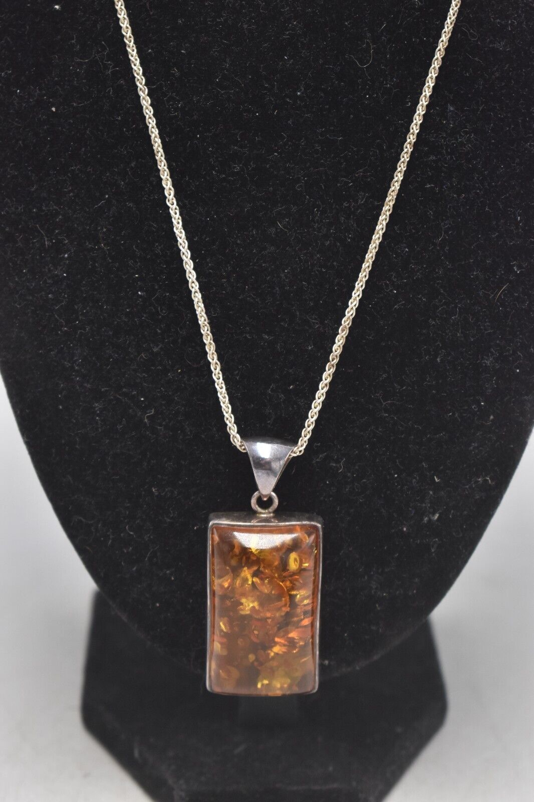 Vintage Sterling Silver 925 Necklace with Baltic Amber Cabochon Silver Setting