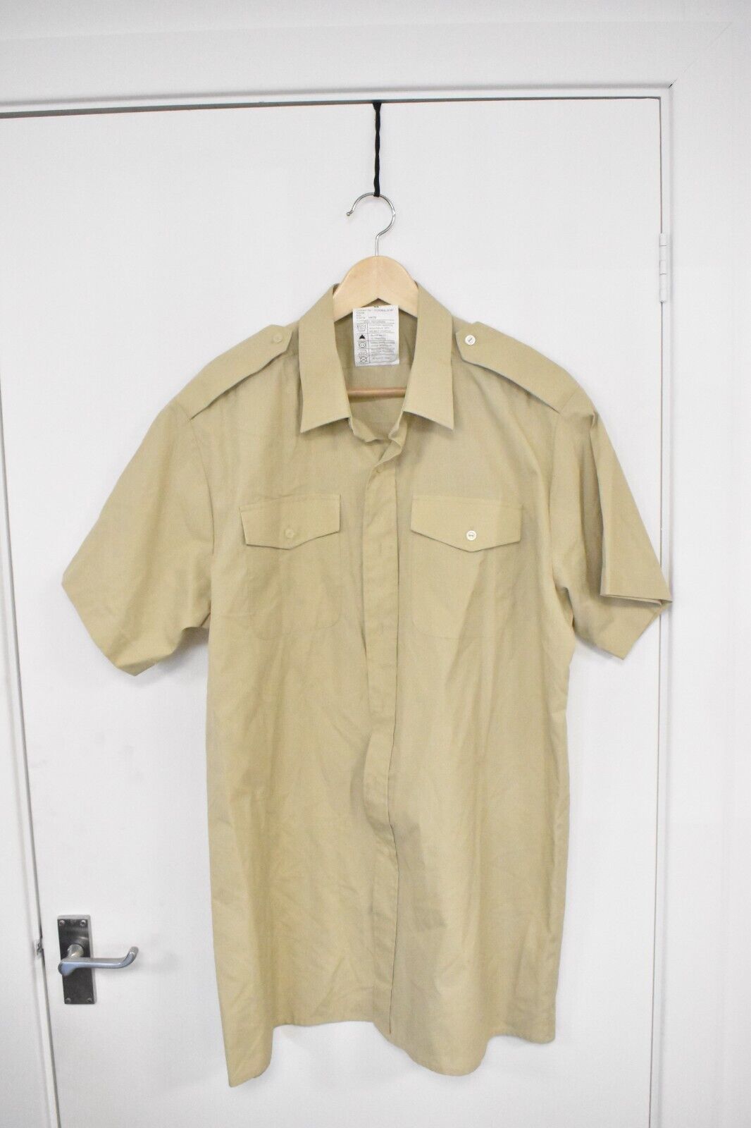 British Army Fawn Short Sleeve Shirt – Size 44" Chest