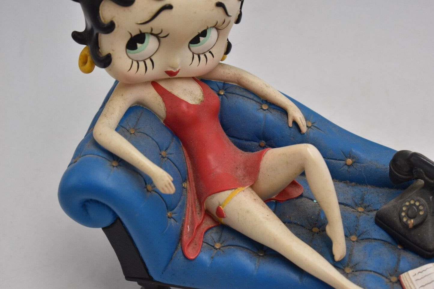 Betty Boop Figurine on Chaise Lounge with Phone & Book – King Features Syndicate