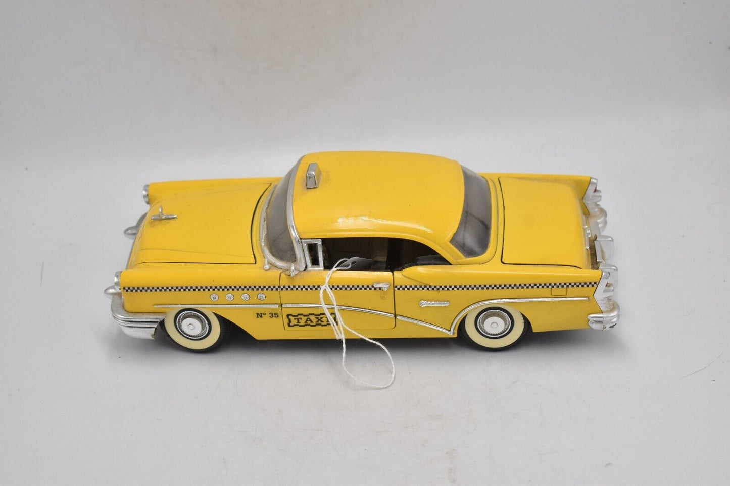 Mira 1955 Buick Century American Taxi 1/18 Scale Model Car #6116