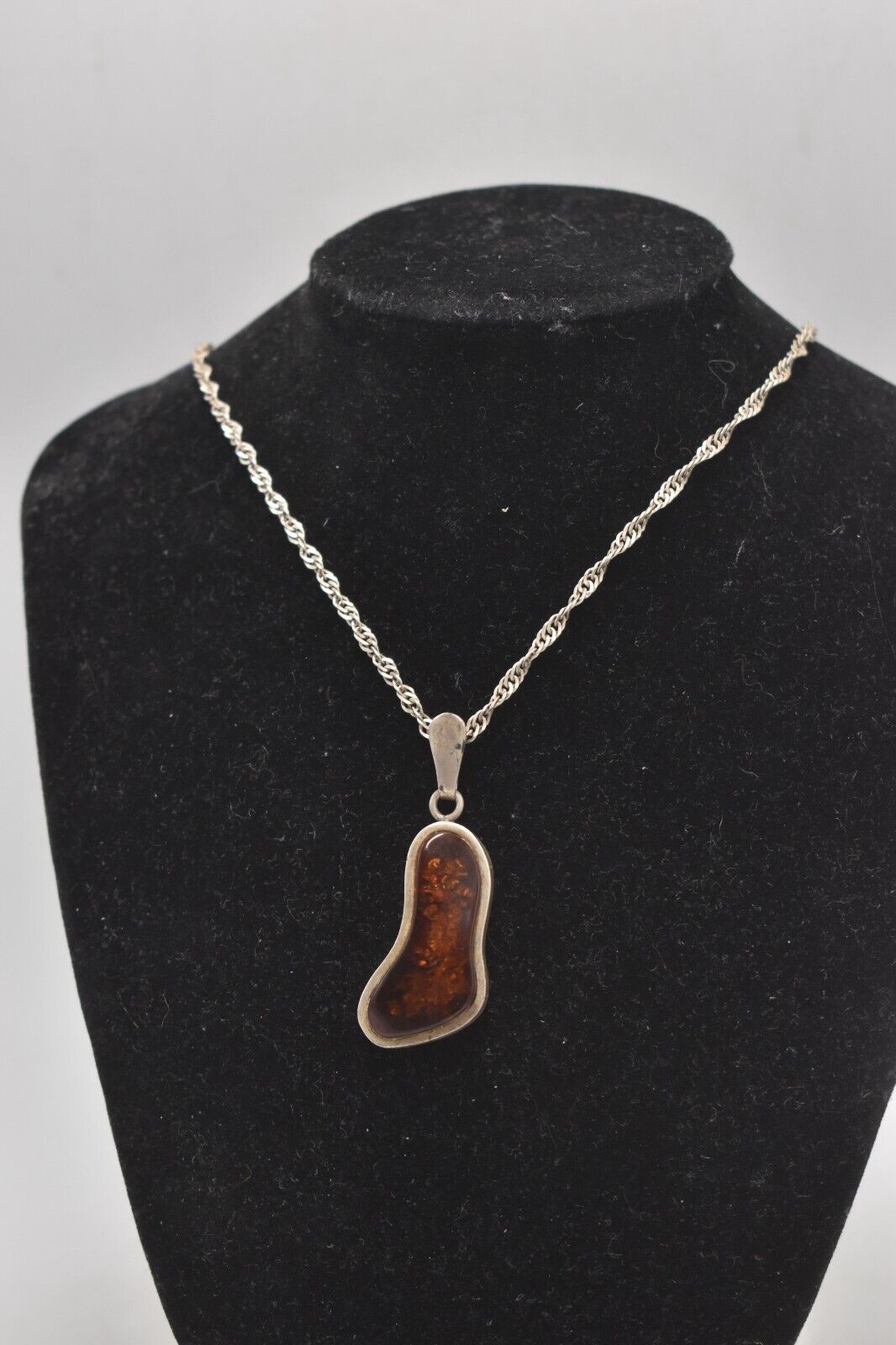 Vintage Sterling Silver 925 Necklace with Amber Pendant – 60cm